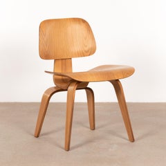 Charles and Ray Eames Early DCW Ash Dining Chair for Herman Miller