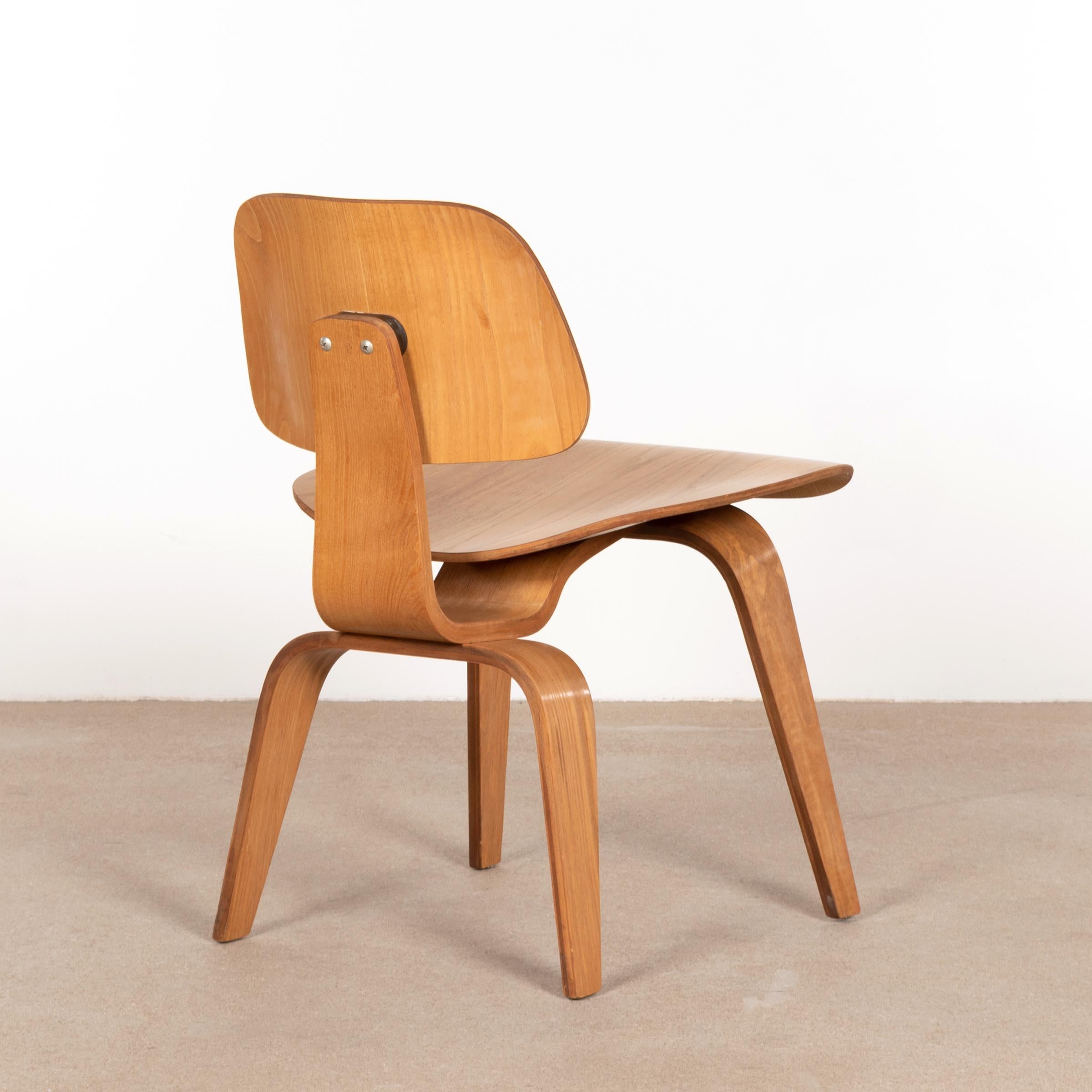 Molded Charles and Ray Eames early DCW Ash Dining Chair for Herman Miller