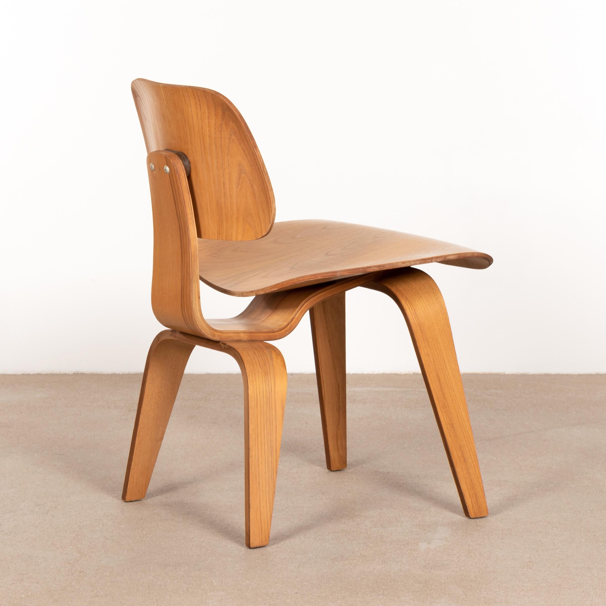 dining chair wood eames