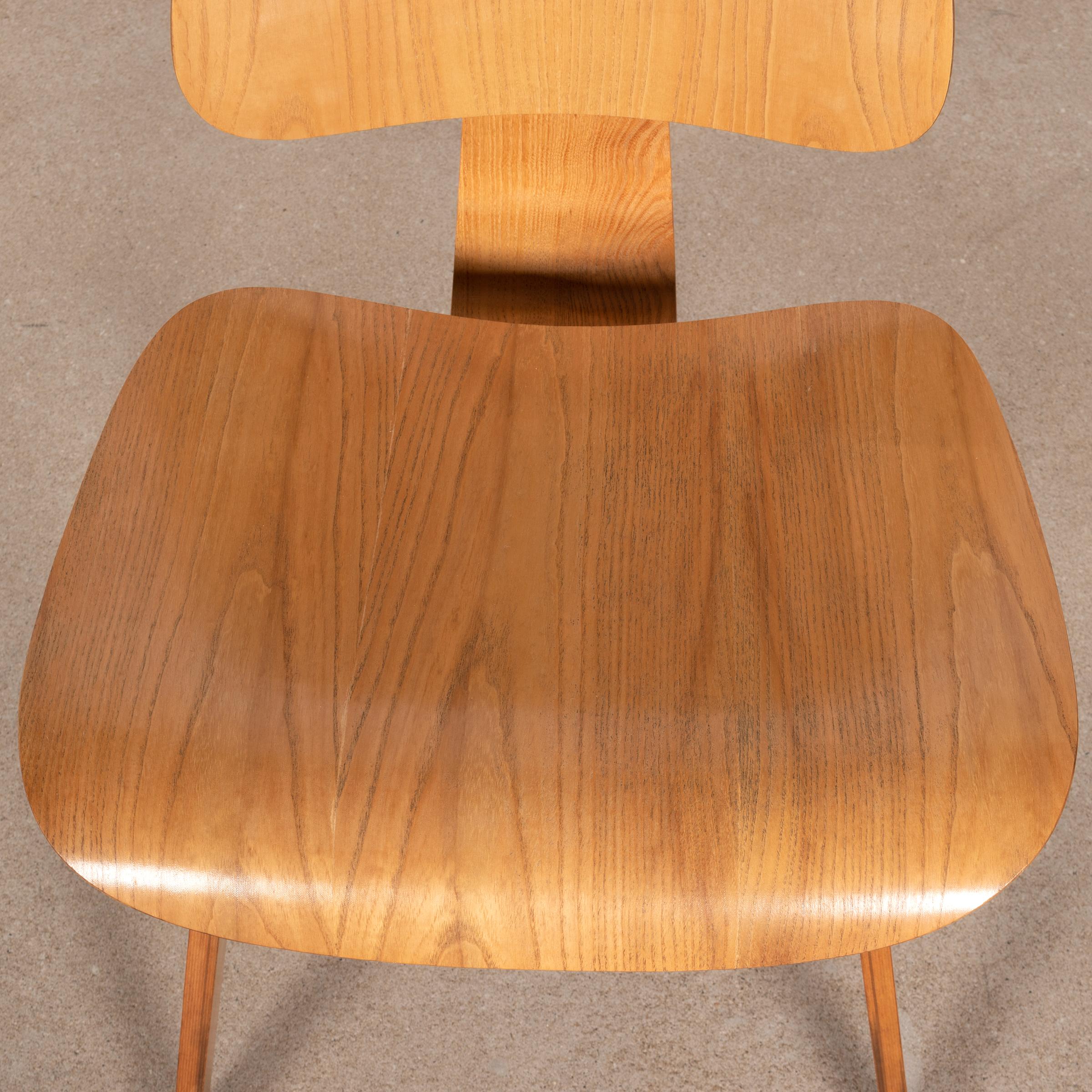 Plywood Charles and Ray Eames early DCW Ash Dining Chair for Herman Miller