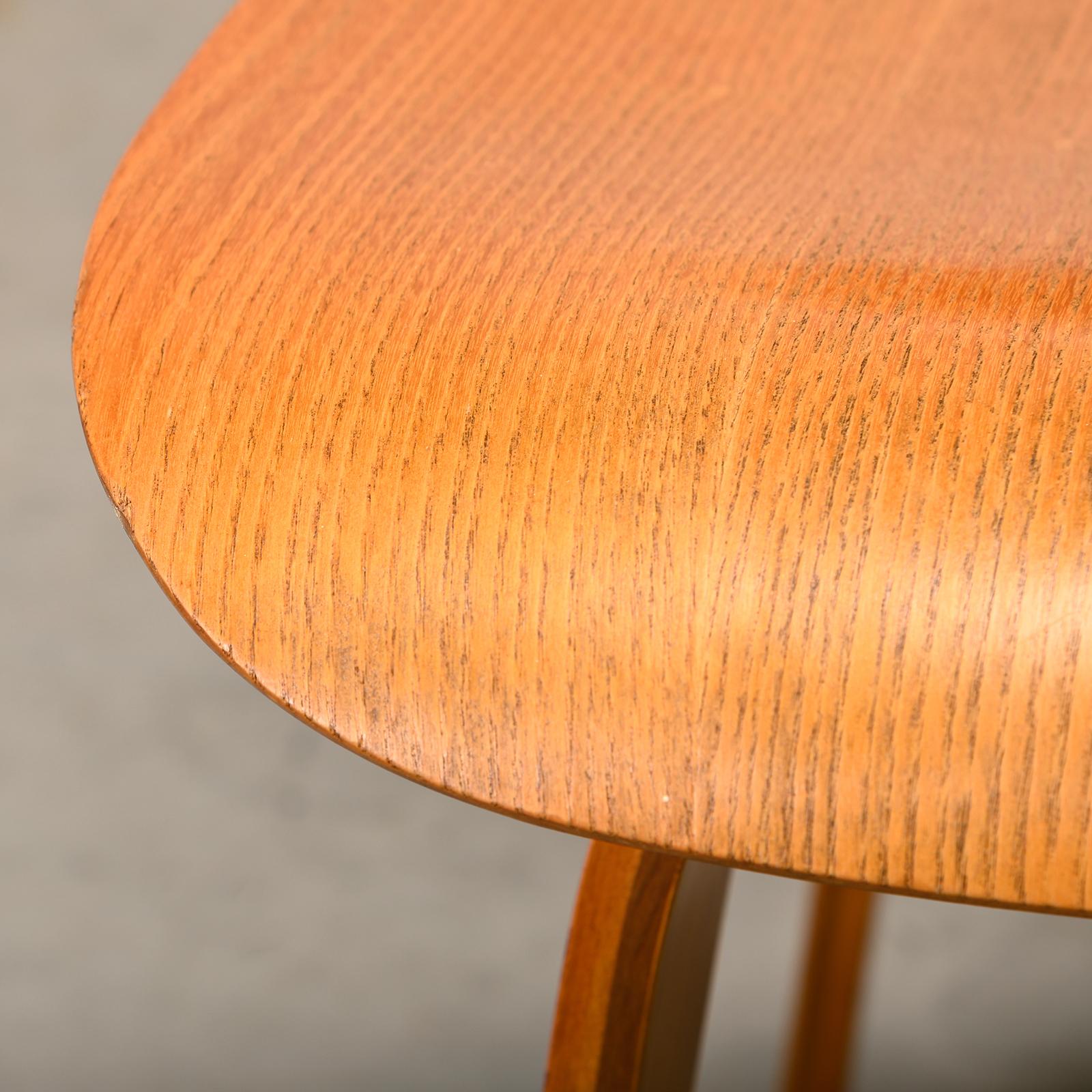 Charles and Ray Eames Early DCW Ash Plywood Dining Chair for Herman Miller (Chaise de salle à manger en contreplaqué de frêne pour Herman Miller) en vente 3