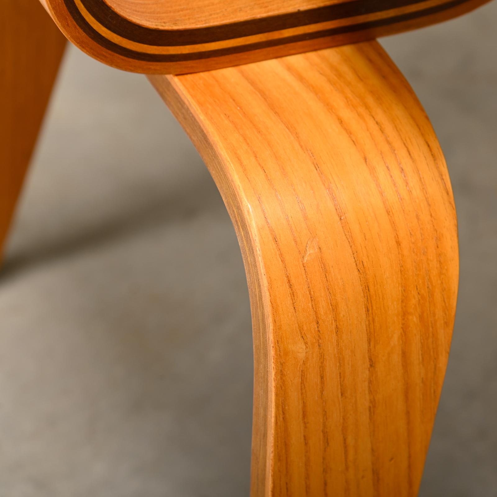 Charles and Ray Eames Early DCW Ash Plywood Dining Chairs for Herman Miller en venta 6