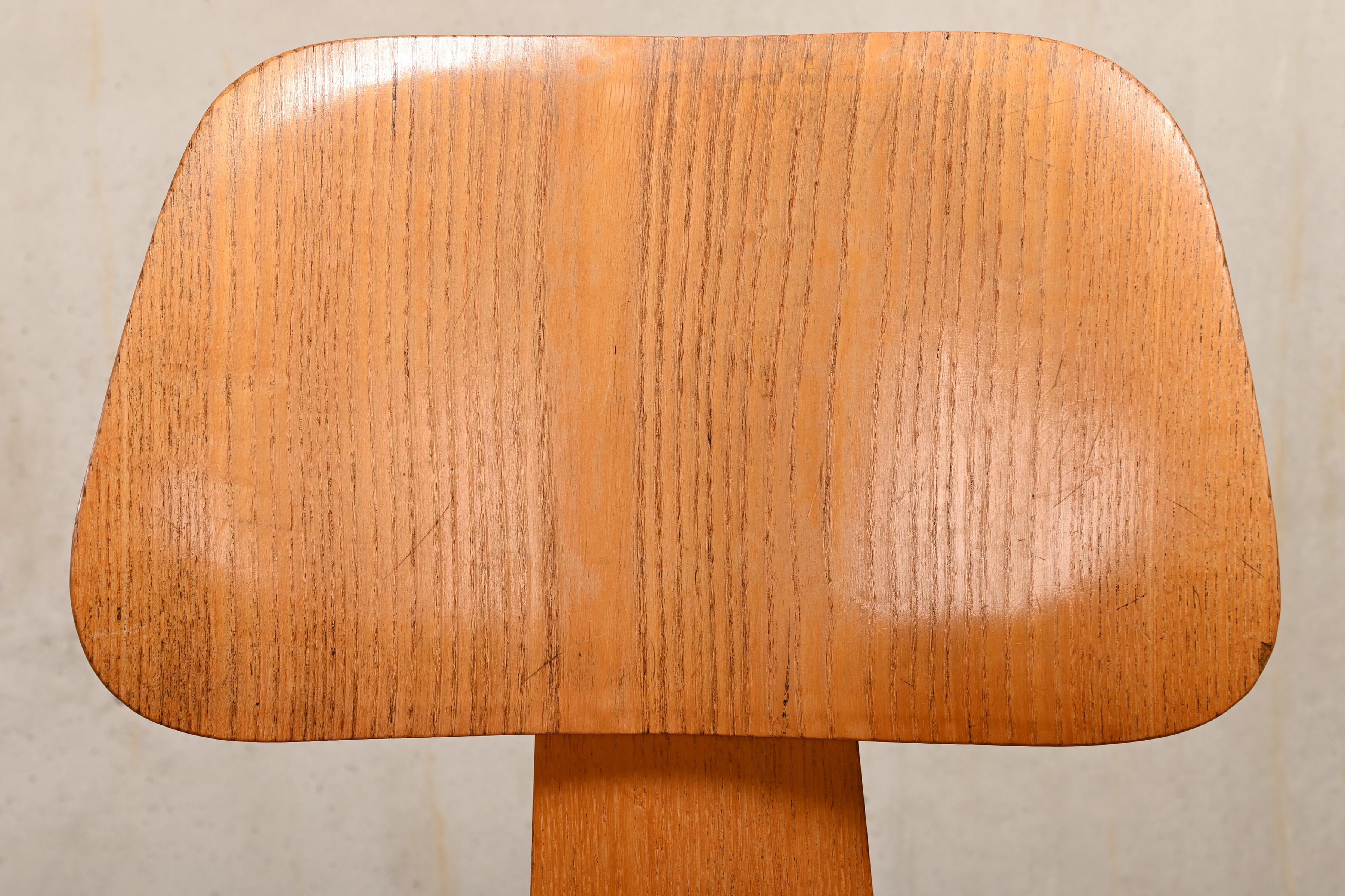 Chaises de salle à manger en contreplaqué de frêne Charles and Ray Eames Early DCW pour Herman Miller 7