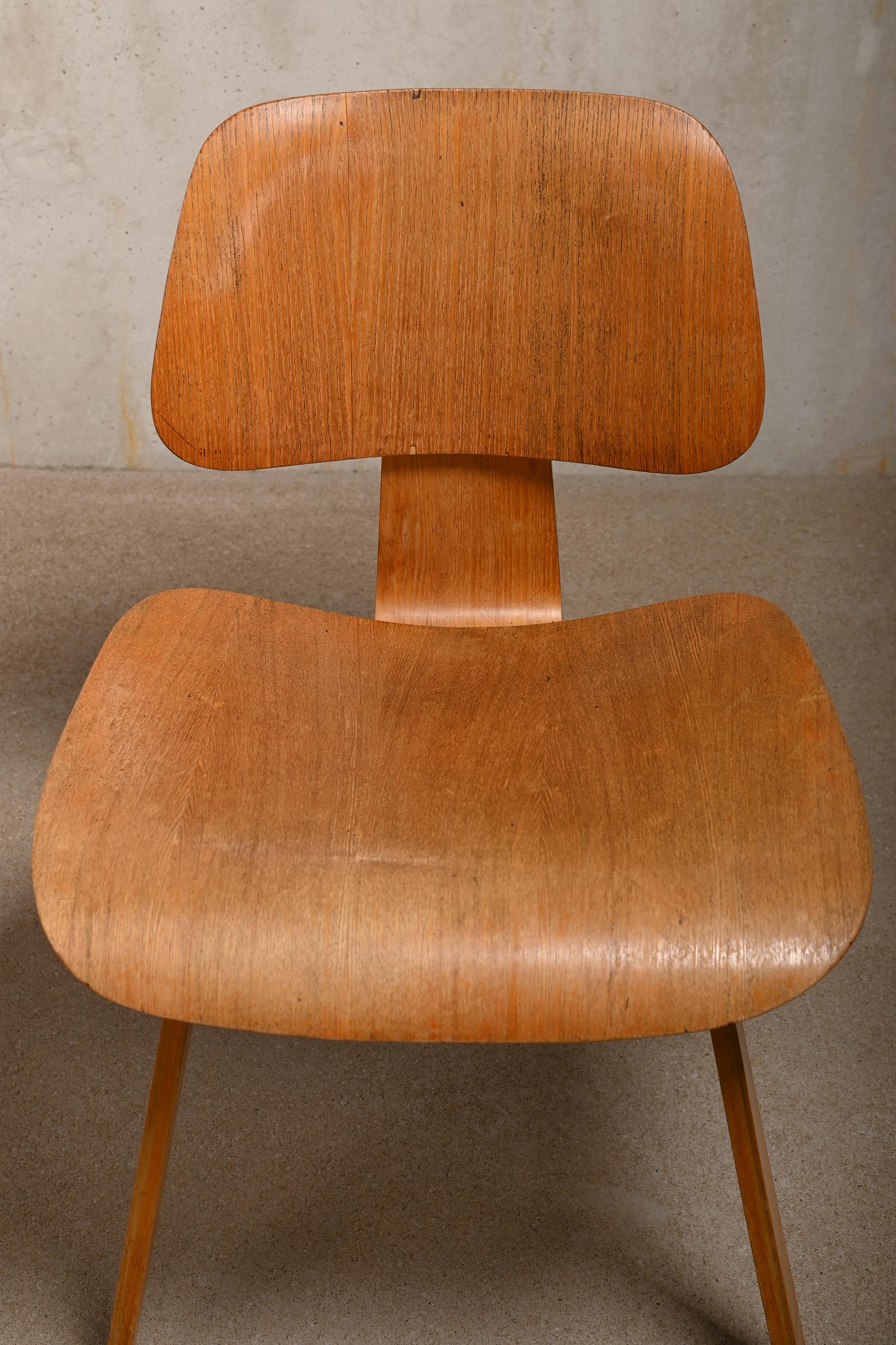 Charles and Ray Eames Early DCW Ash Plywood Dining Chairs for Herman Miller 9