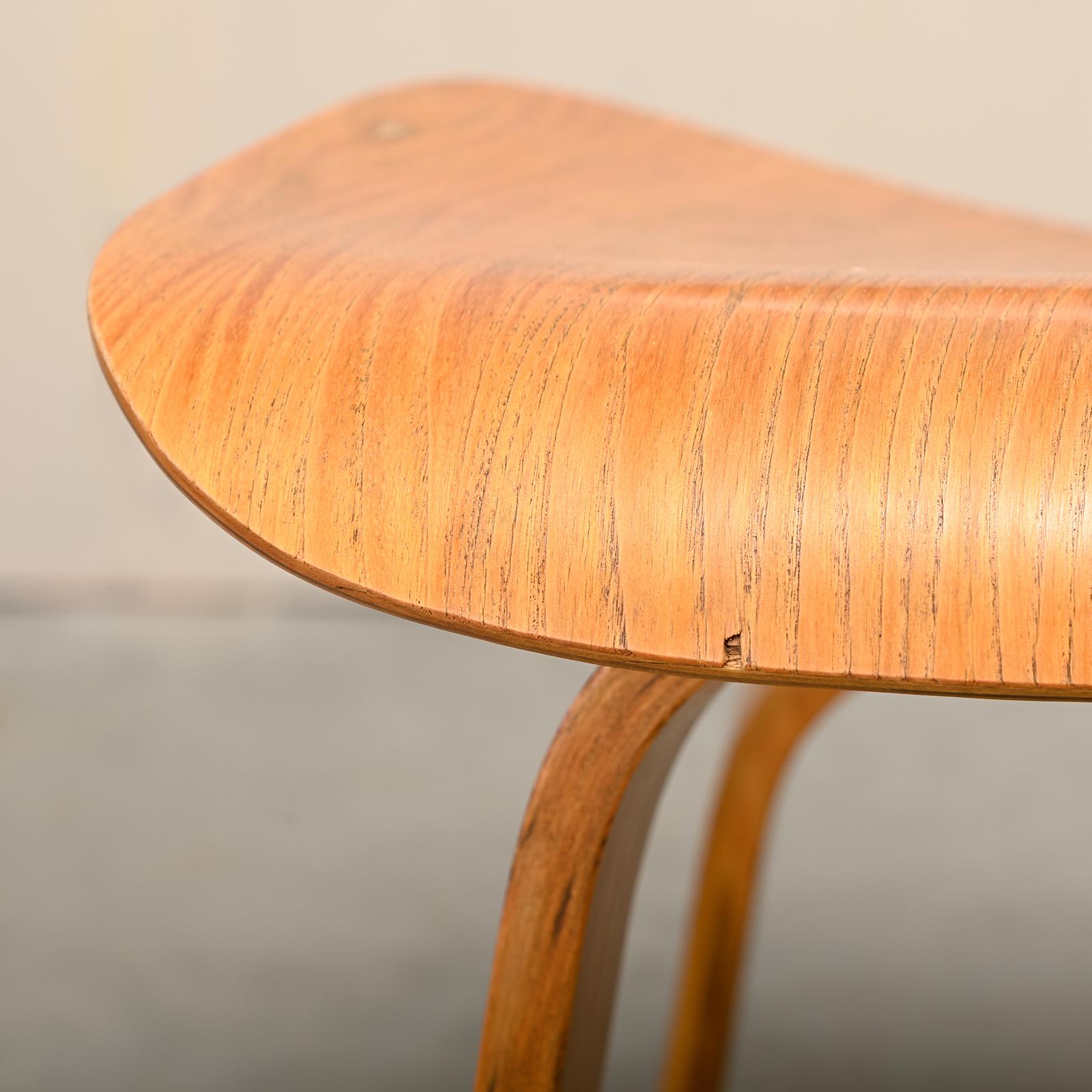 Charles and Ray Eames Early DCW Ash Plywood Dining Chairs for Herman Miller en venta 9