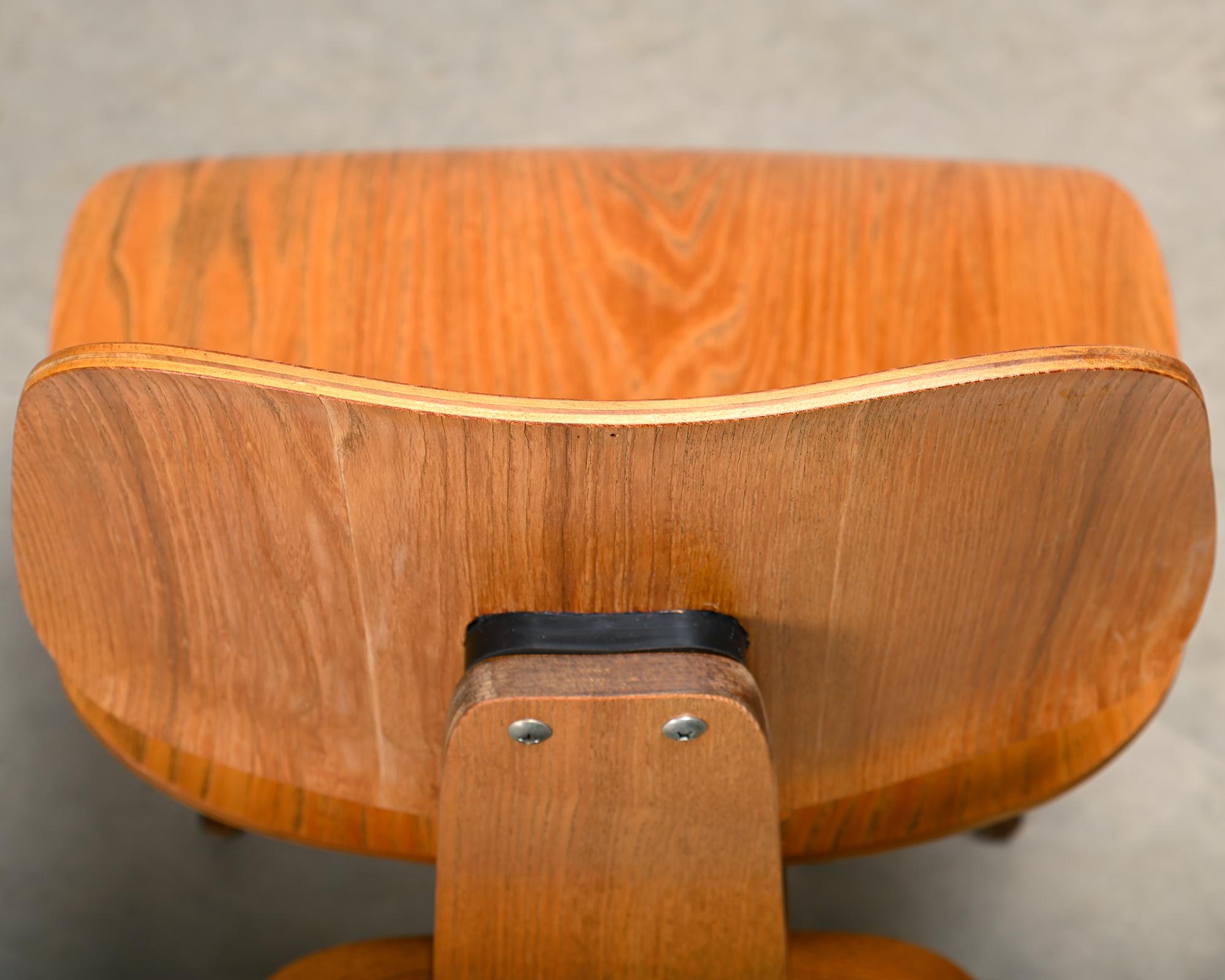 Charles and Ray Eames Early DCW Ash Plywood Dining Chairs for Herman Miller en venta 11