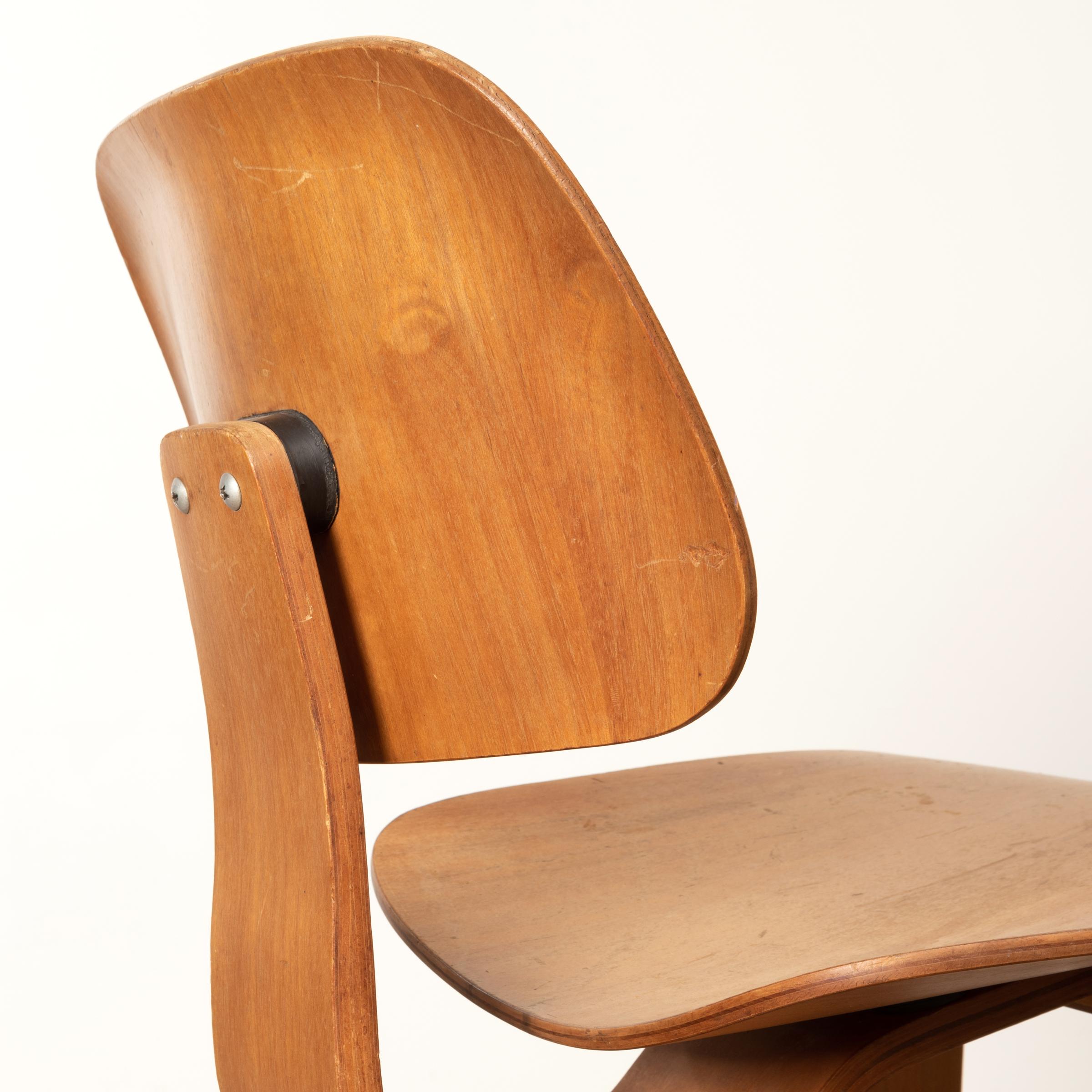 Charles and Ray Eames Early DCW Mahogany Dining Chairs for Evans Products, 1945 10