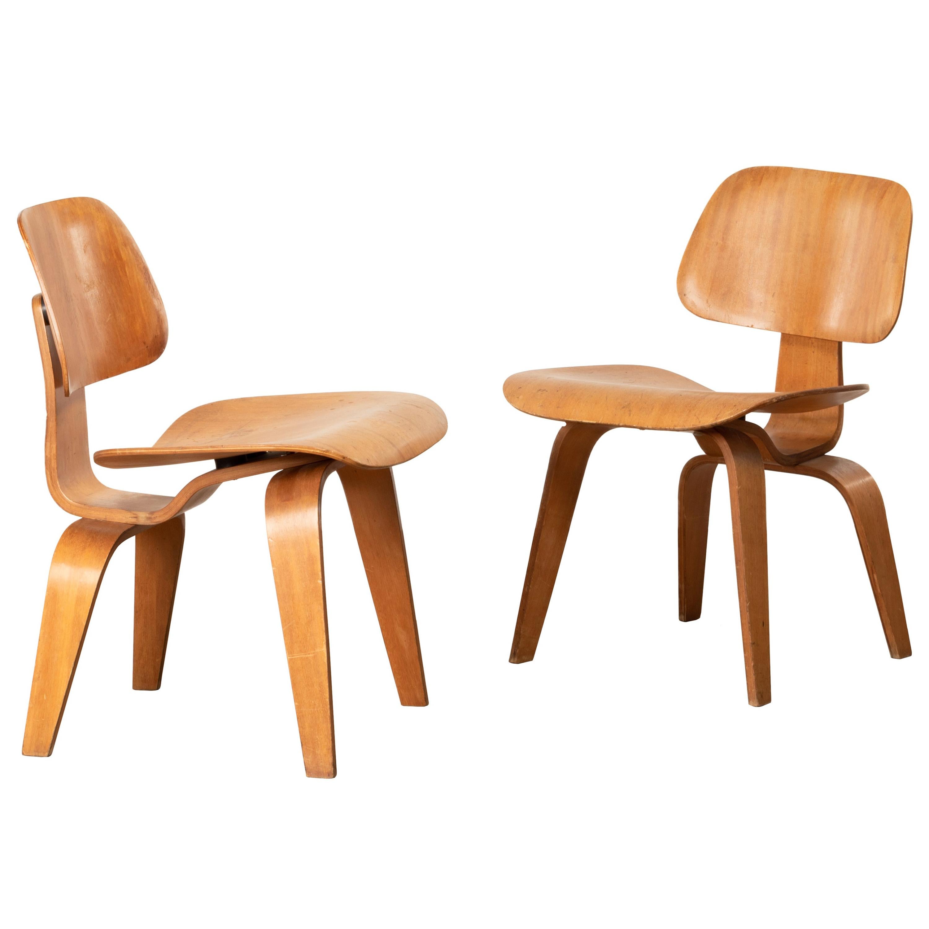 Charles and Ray Eames Early DCW Mahogany Dining Chairs for Evans Products, 1945