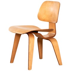Charles und Ray Eames Early DCW Dining Chair aus Ahornholz für Herman Miller