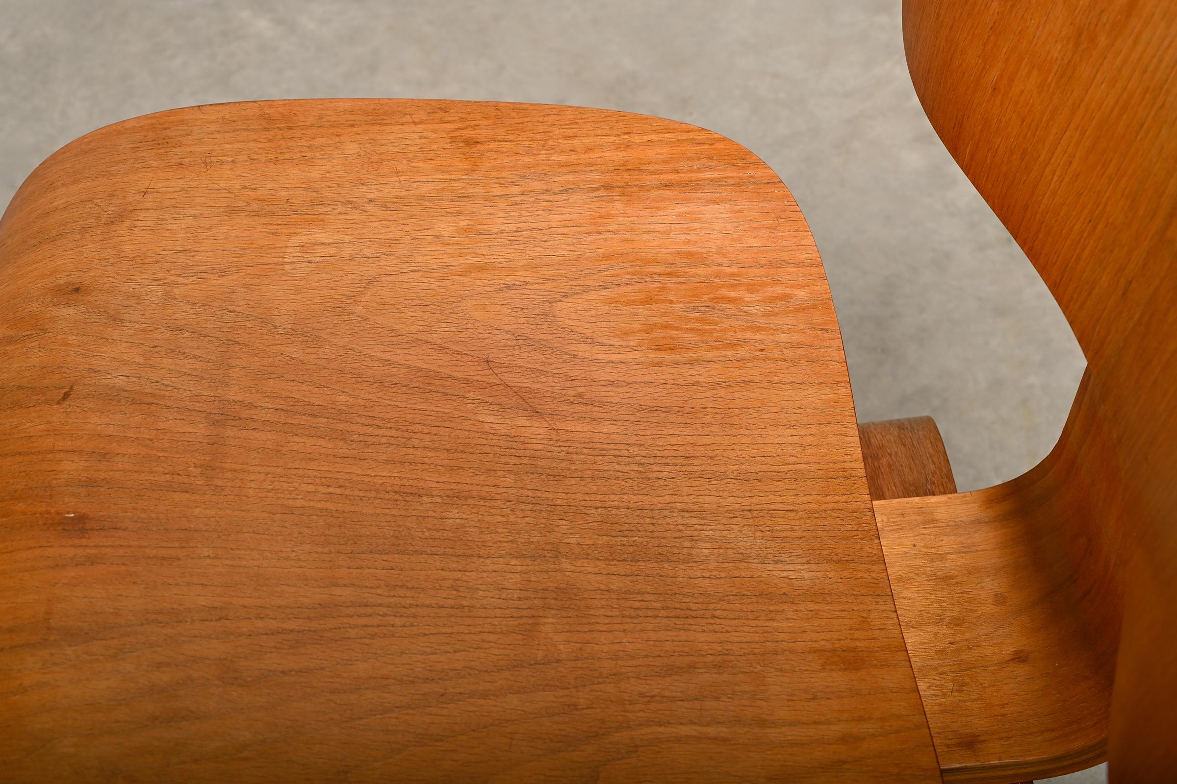 Charles and Ray Eames Early DCW Walnut Plywood Dining Chairs for Herman Miller 5