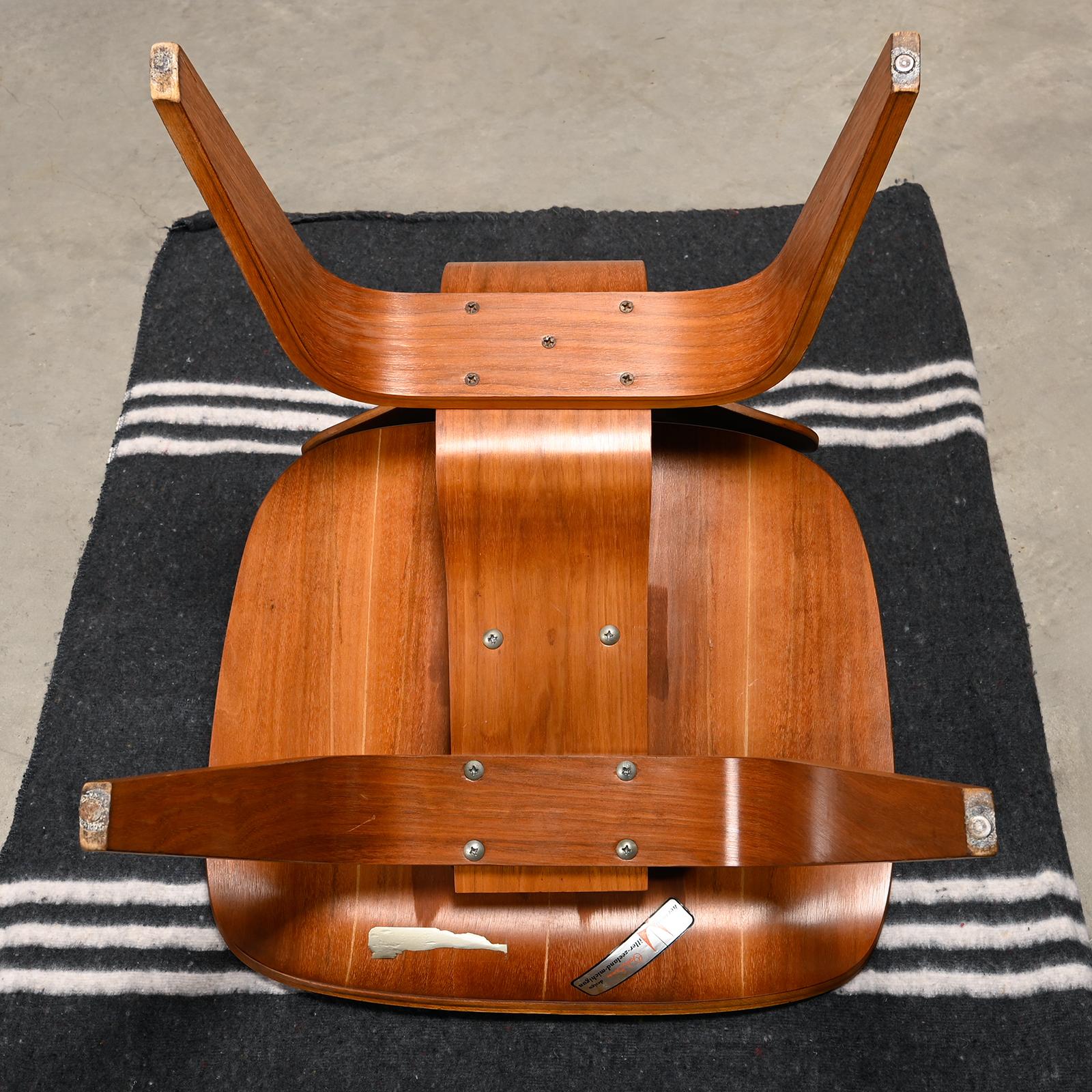 Charles and Ray Eames Early DCW Walnut Plywood Dining Chairs for Herman Miller 7