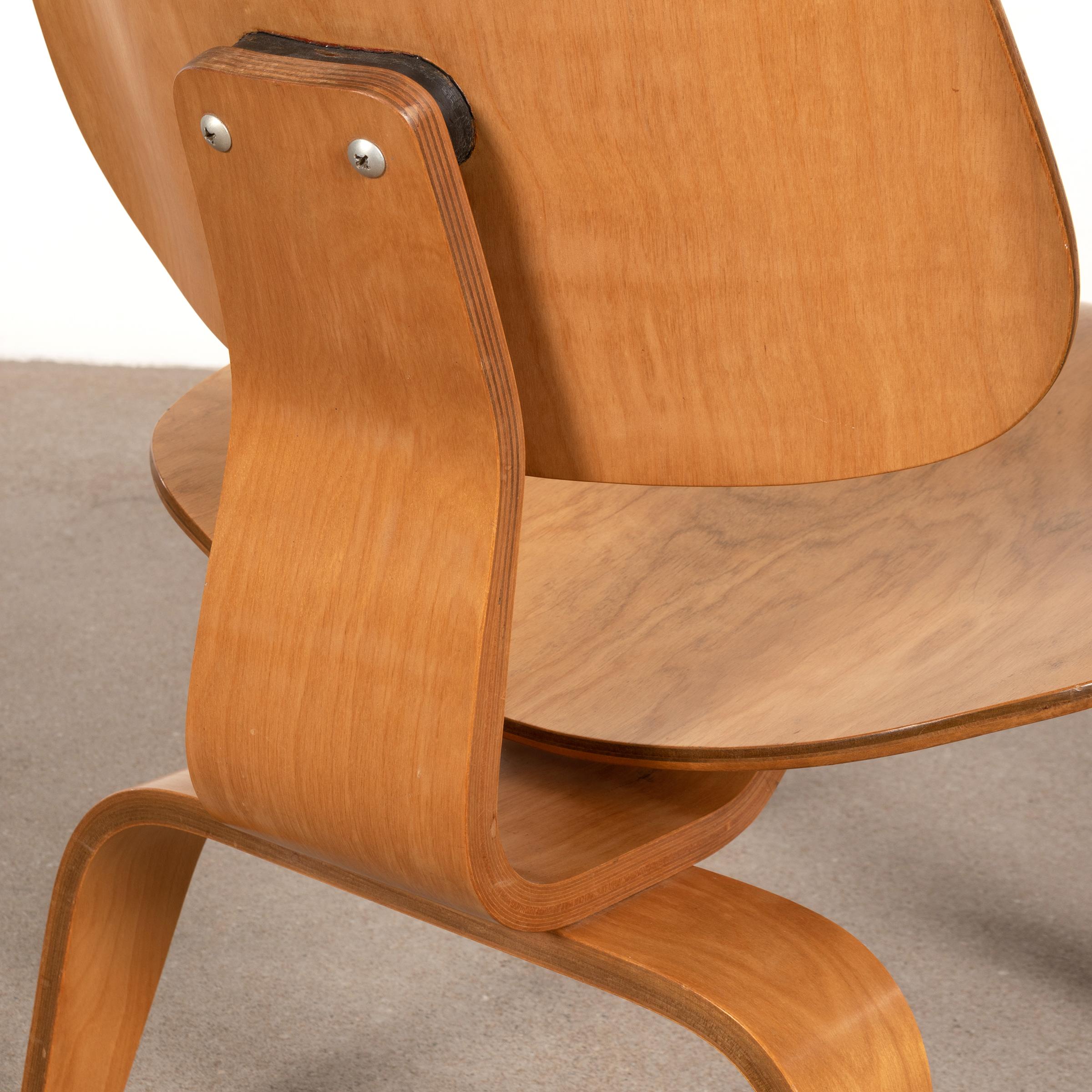 Charles and Ray Eames Early LCW Maple Lounge Chair for Evans Products, 1947 1