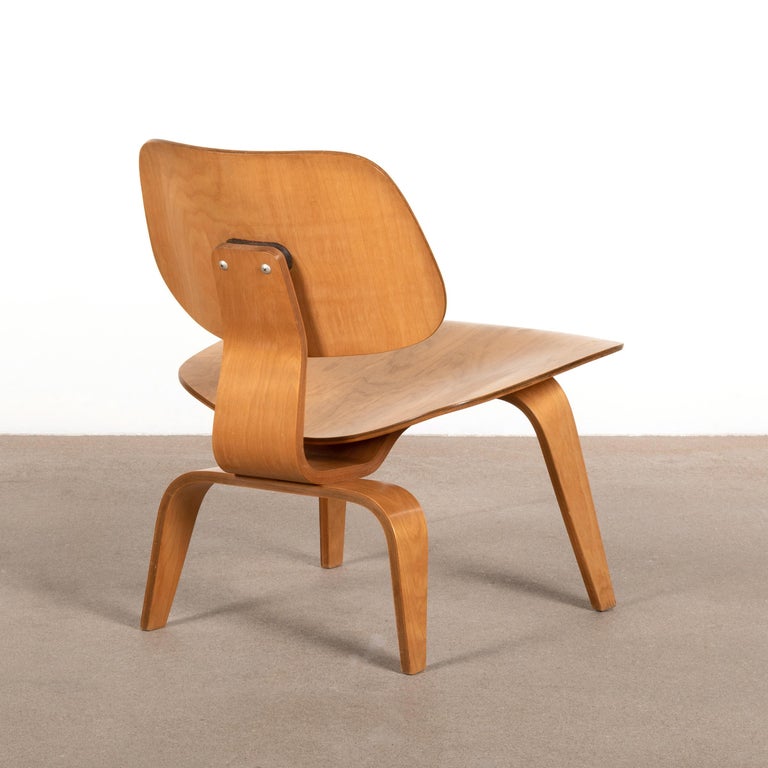 Charles and Ray Eames Early LCW Maple Lounge Chair for ...