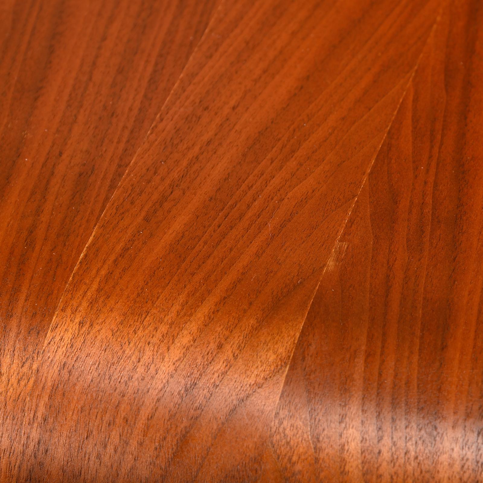 Charles and Ray Eames Early restored DCW Walnut Plywood Chairs, Herman Miller en vente 1