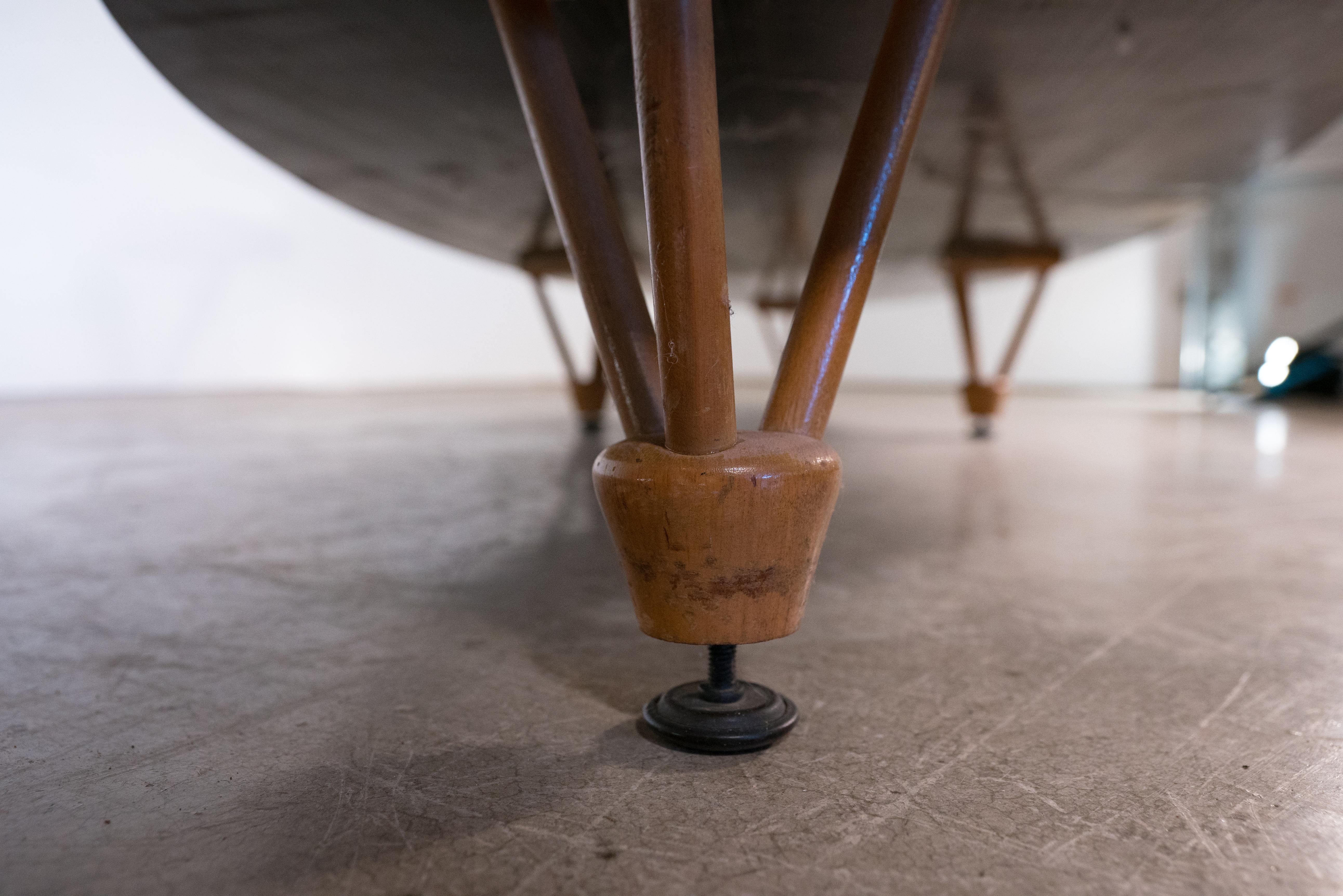 Charles und Ray Eames Elliptischer Couchtisch für Herman Miller Surfboard (Moderne der Mitte des Jahrhunderts)