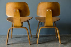 Paire de chaises DCW de Charles et Ray Eames pour Evans, vers 1950