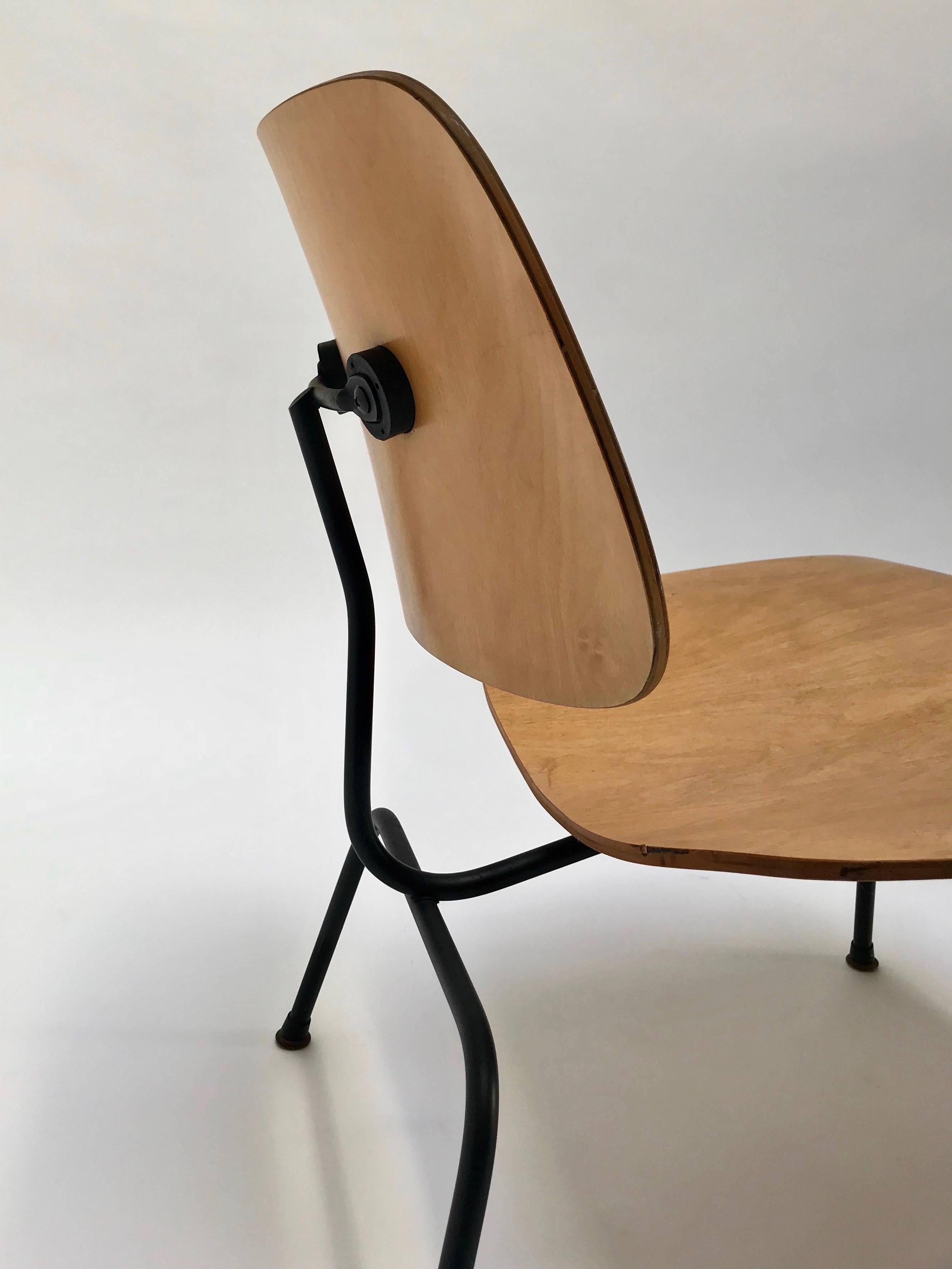 Charles and Ray Eames for Herman Miller 1950s LCM Chair In Good Condition In San Francisco, CA