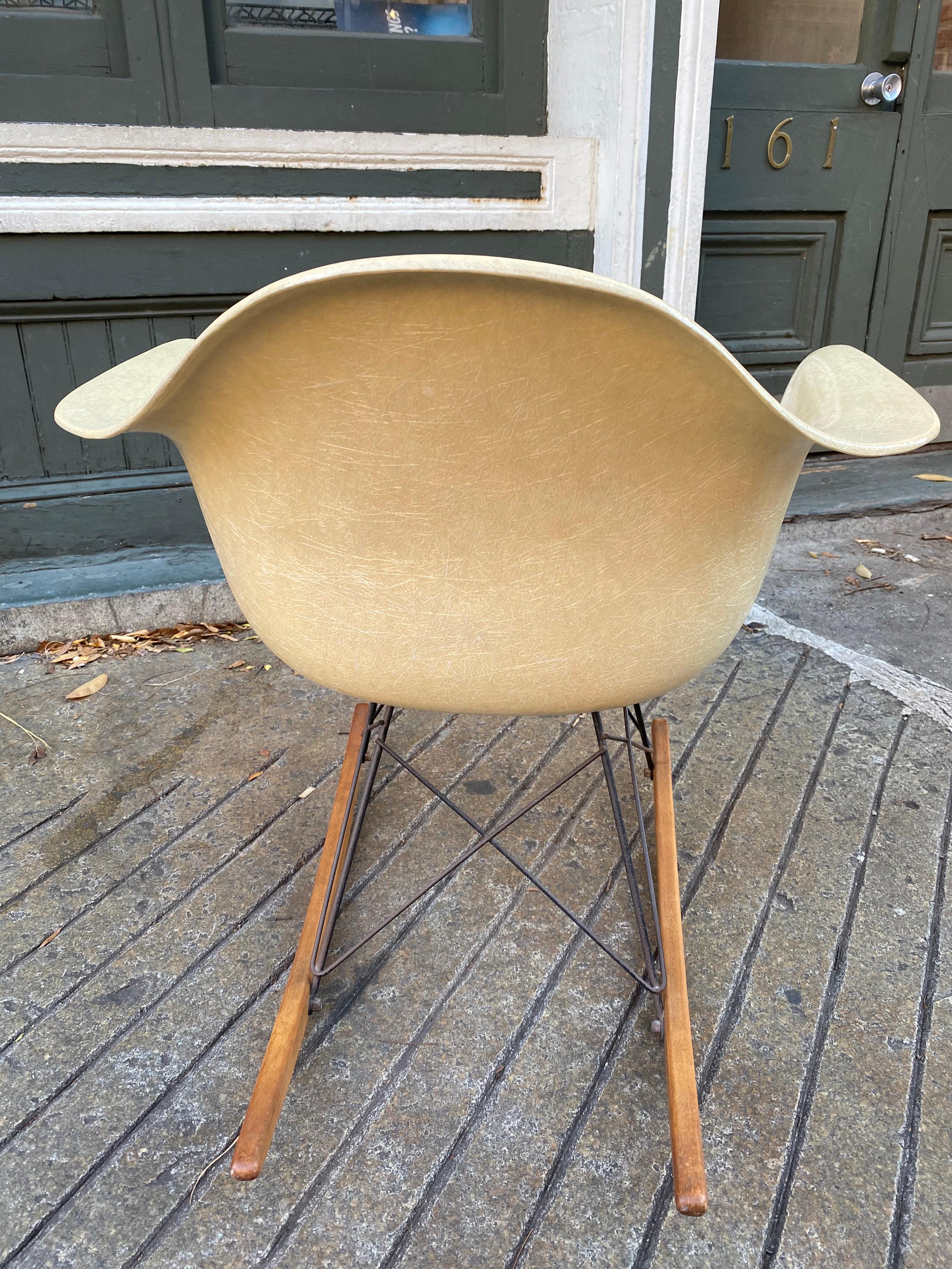 Charles and Ray Eames 2nd generation rar rocker. Very clean example! Bought from the original owners! Never out of the house, rockers always on carpet! Shell shows nice fiber, all original bushings in good shape. You can see remnants of red Zeneth