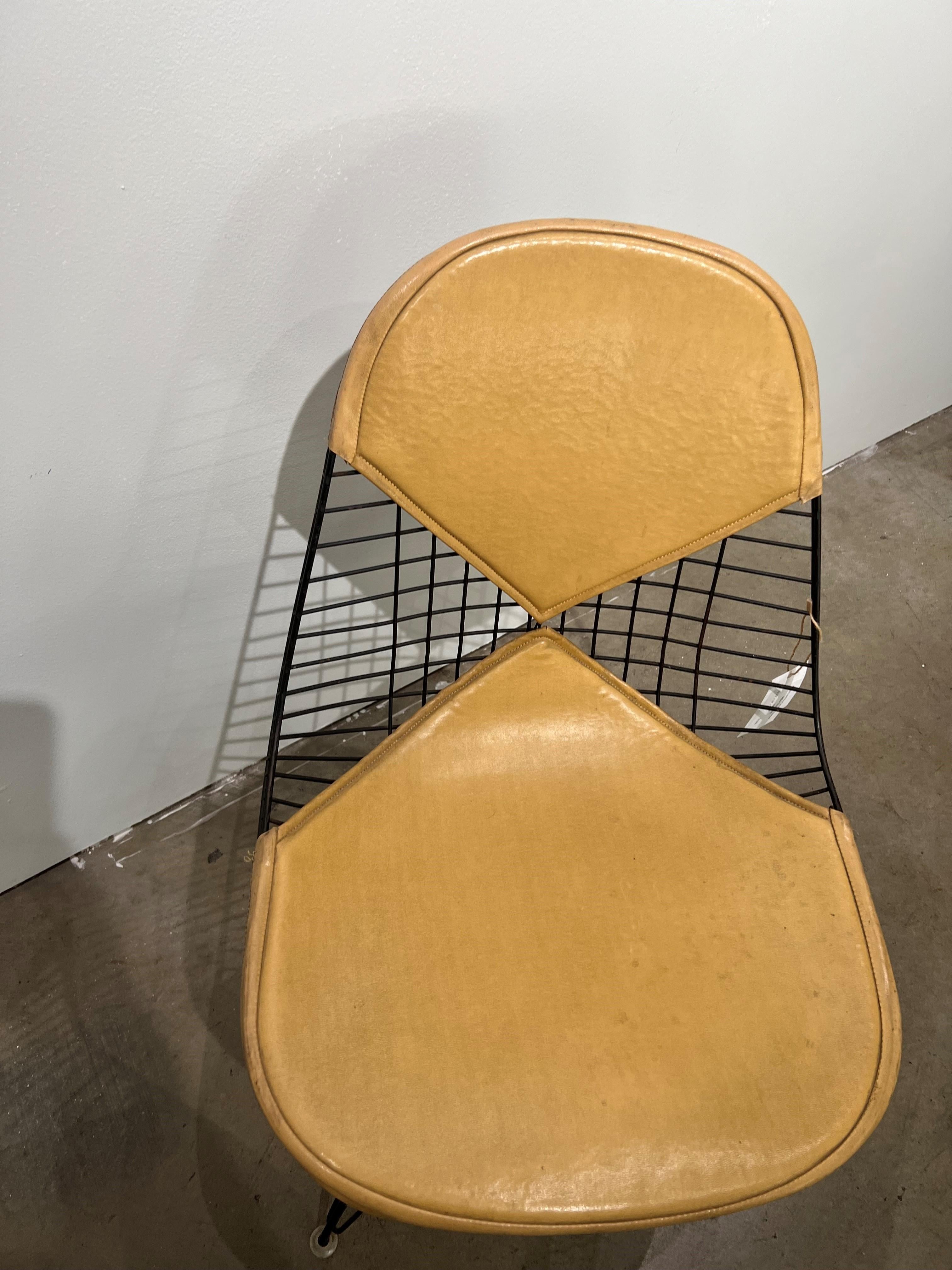 Charles und Ray Eames für Herman Miller Stühle (Metall) im Angebot