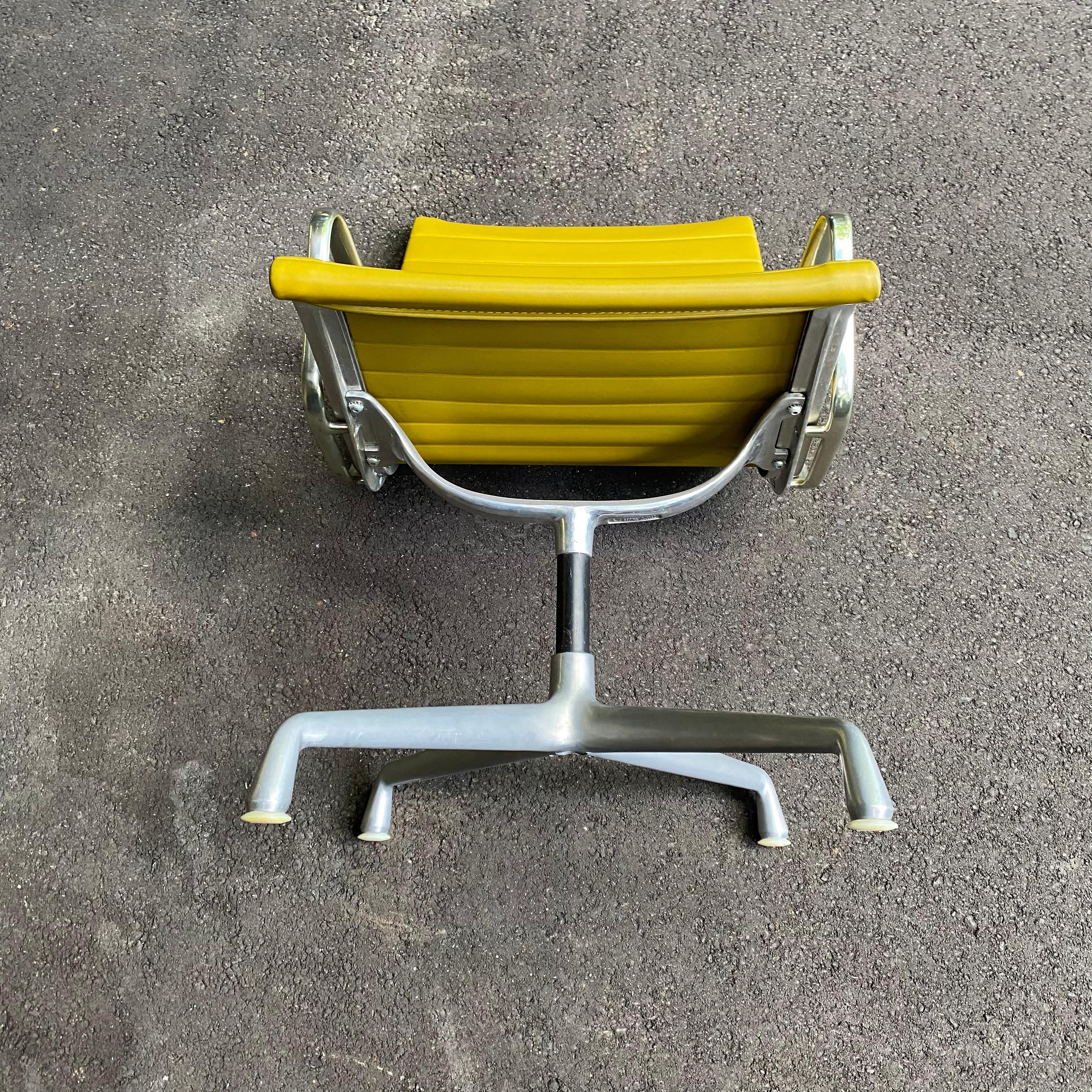 Charles and Ray Eames for Herman Miller Green Aluminum Group Office Chair 6