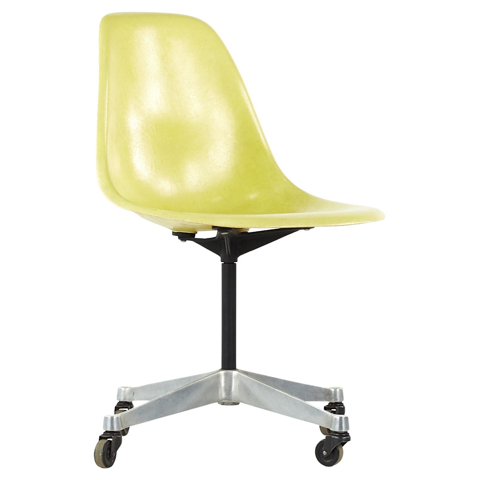 Charles and Ray Eames for Herman Miller MCM Fiberglass Wheeled Shell Chair