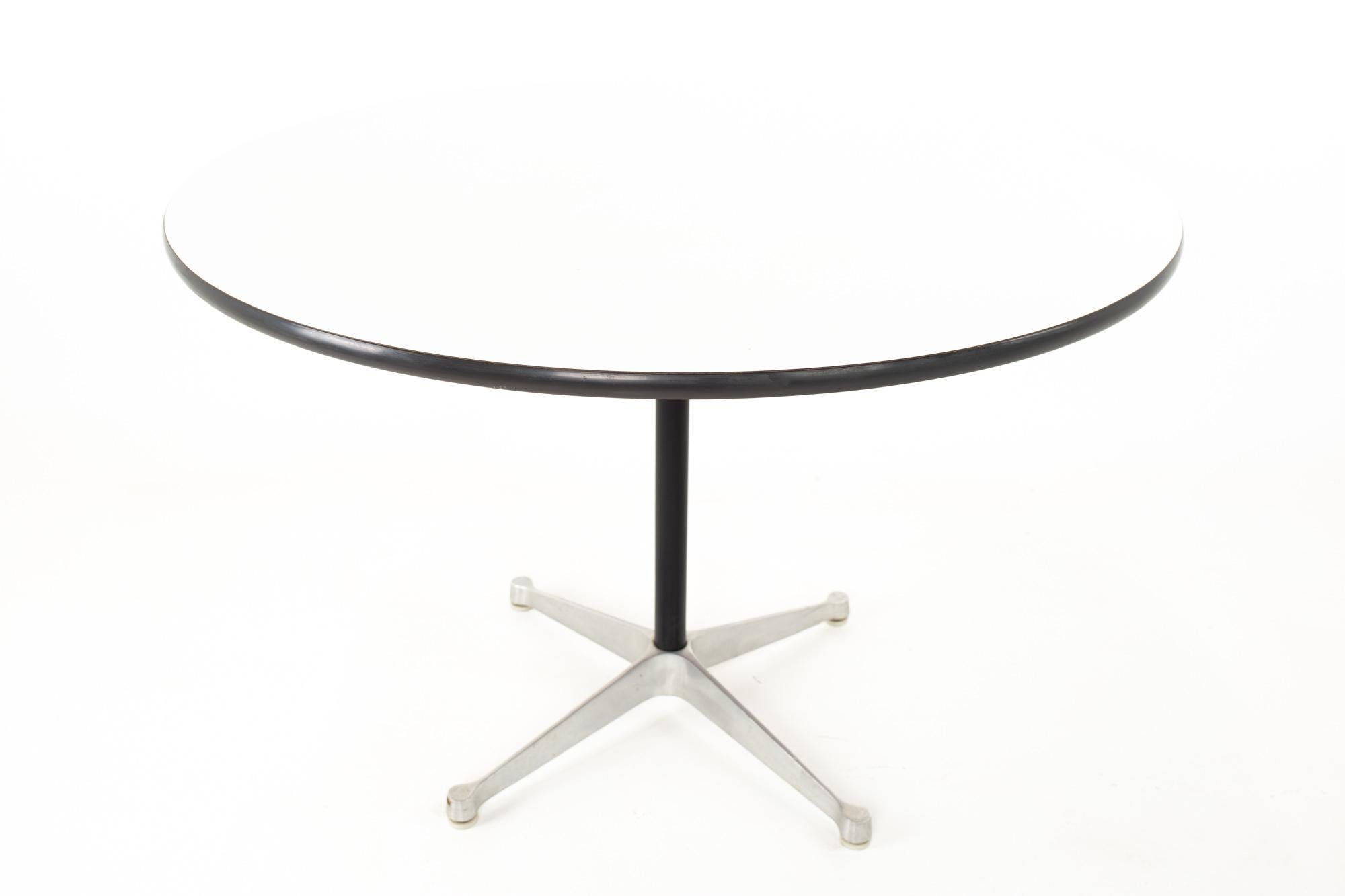 American Charles and Ray Eames for Herman Miller MCM Round White Laminate Dining Table