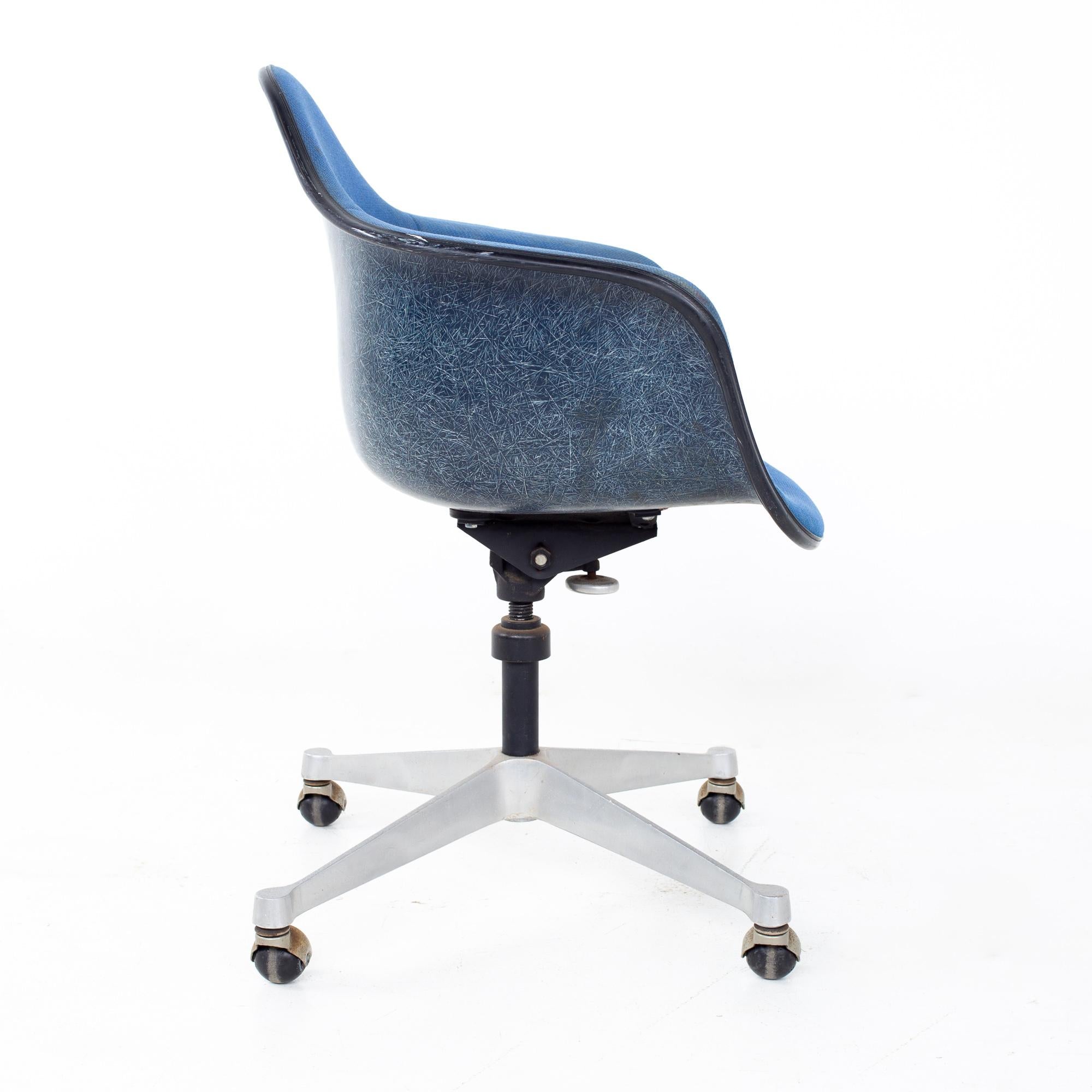 Late 20th Century Charles and Ray Eames for Herman Miller Mid Century Blue Shell Office Chair