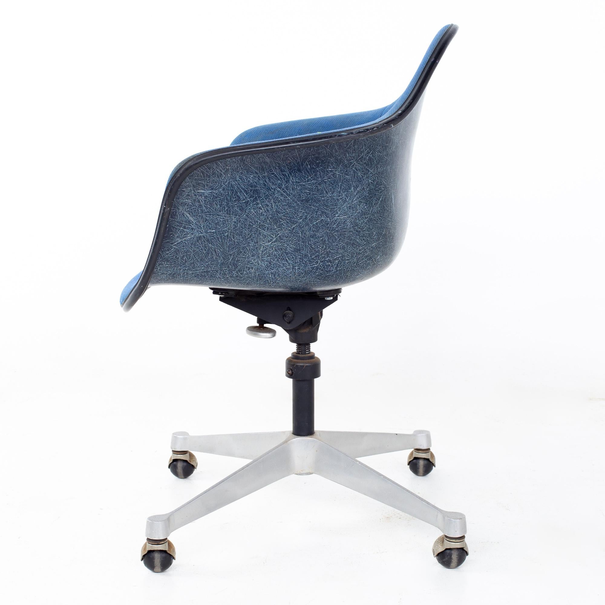 Metal Charles and Ray Eames for Herman Miller Mid Century Blue Shell Office Chair