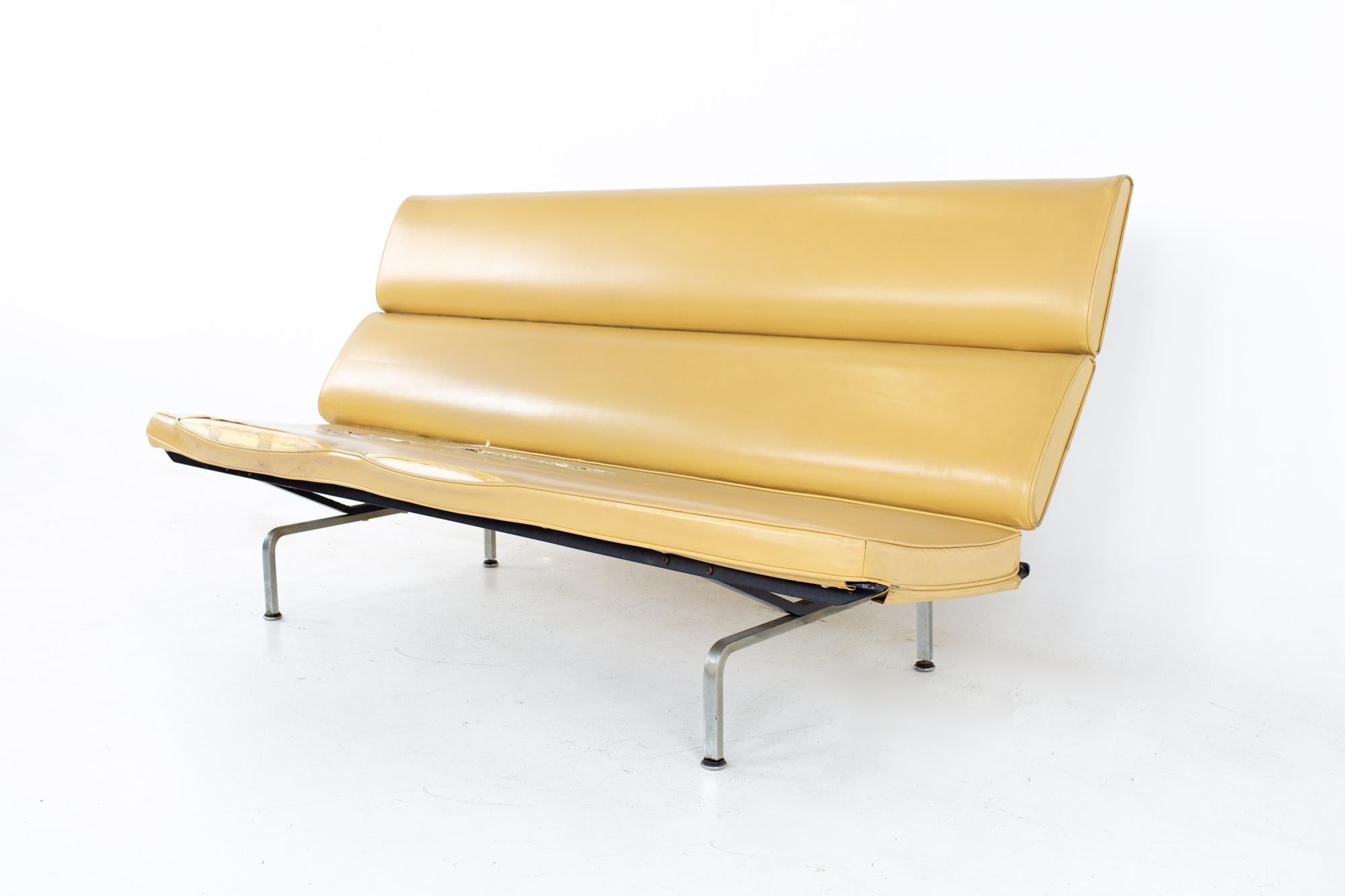 Early Charles and Ray Eames for Herman Miller Mid Century compact daybed sofa
Sofa measures: 72 wide x 30 deep x 35 high, with a seat height of 18 inches 

All pieces of furniture can be had in what we call restored vintage condition. That means the