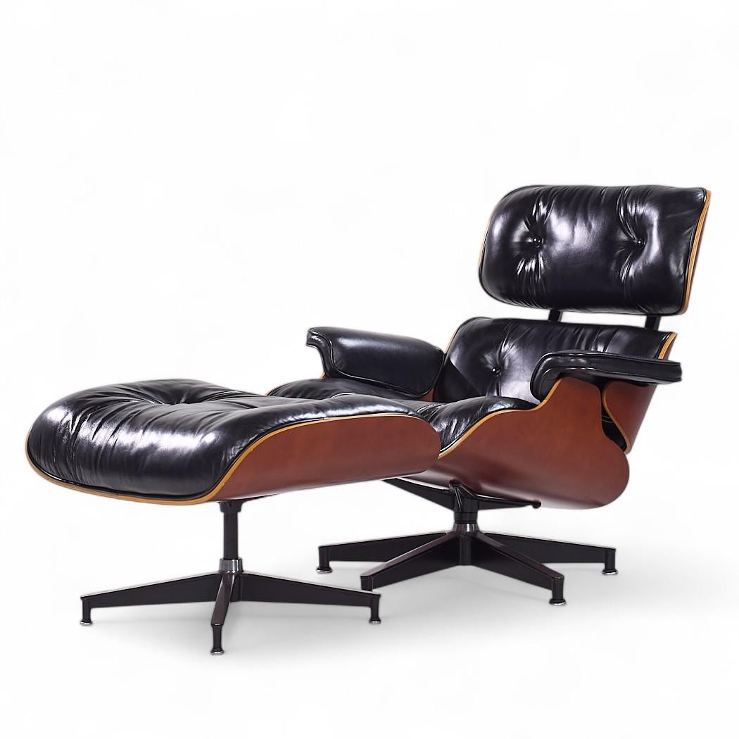 Mid-Century Modern Charles and Ray Eames for Herman Miller Mid Century Lounge Chair with Ottoman (Chaise longue du milieu du siècle avec ottoman) en vente