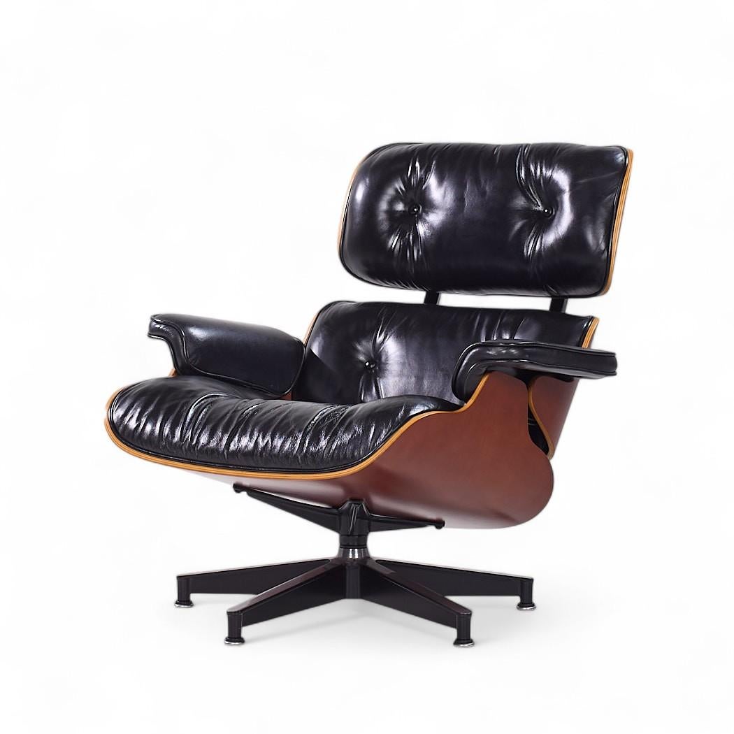 Charles and Ray Eames for Herman Miller Mid Century Lounge Chair with Ottoman (Chaise longue du milieu du siècle avec ottoman) en vente 2