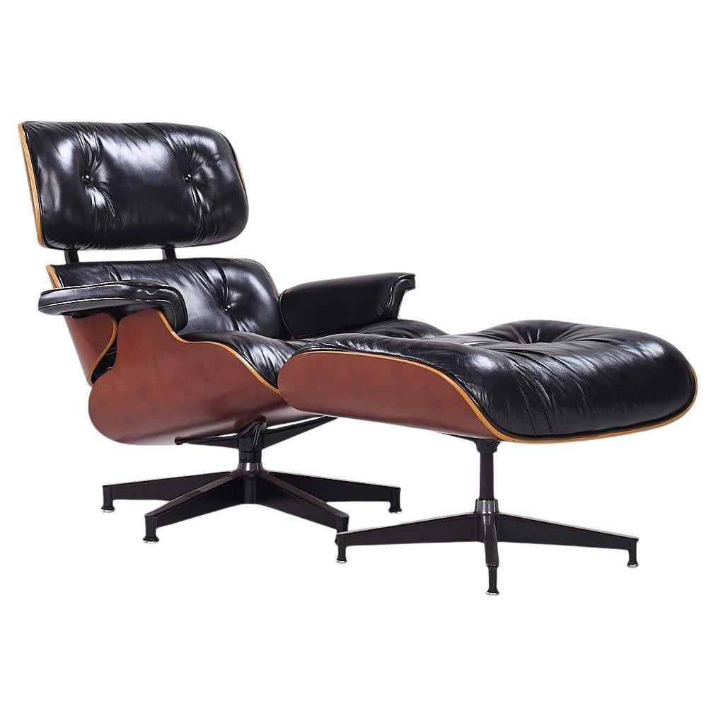 Charles and Ray Eames for Herman Miller Mid Century Lounge Chair with Ottoman (Chaise longue du milieu du siècle avec ottoman)