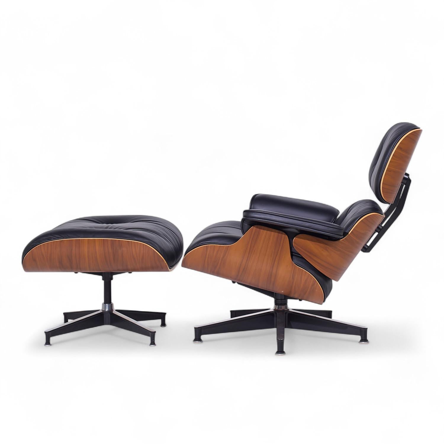 American Charles and Ray Eames for Herman Miller Mid Century Walnut Chair and Ottoman For Sale