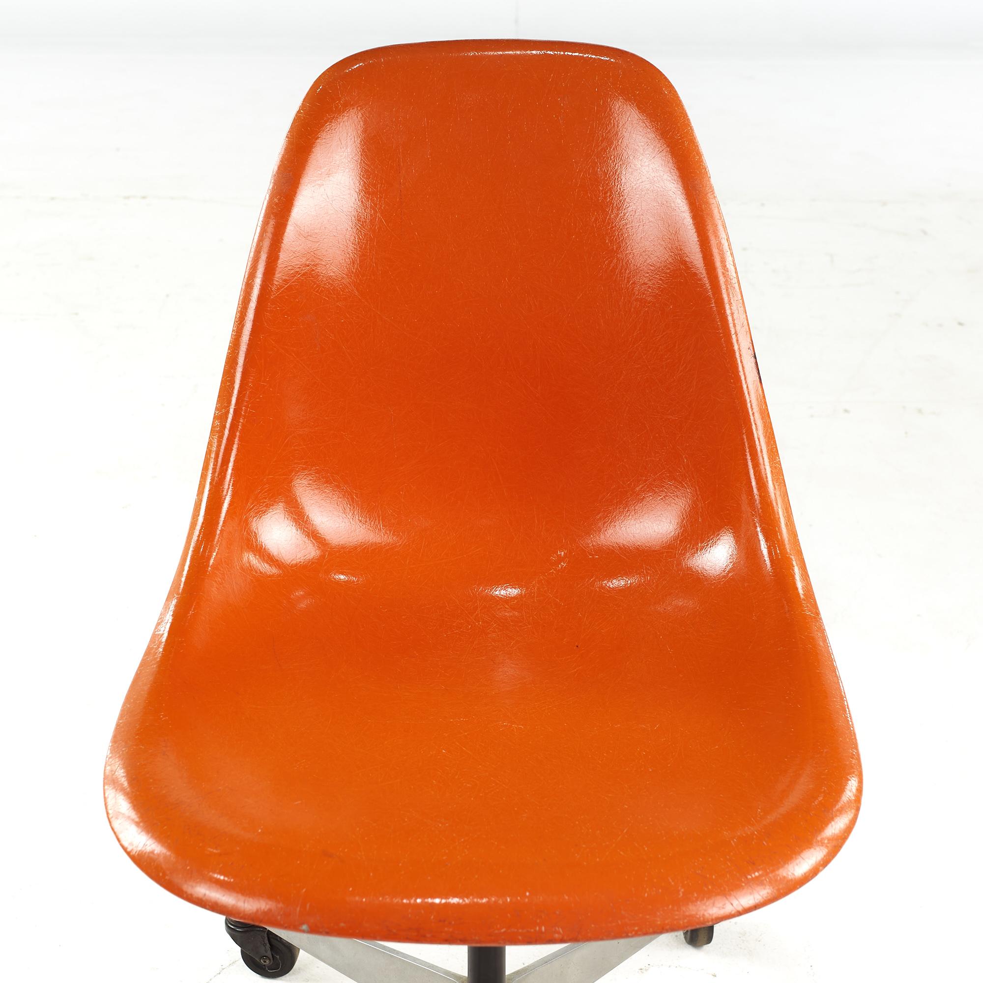 Charles and Ray Eames for Herman Miller Mid Century Wheeled Shell Chair For Sale 2
