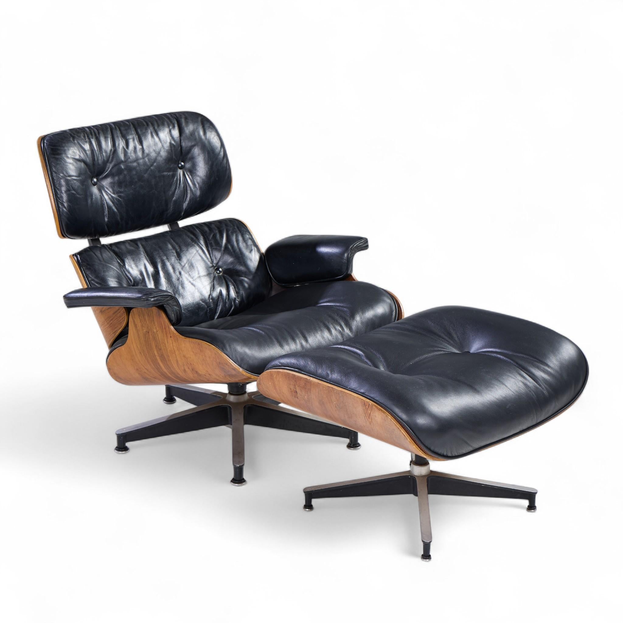 Charles and Ray Eames per Herman Miller Sedia e ottomana Eames in legno di rosa in vendita 2