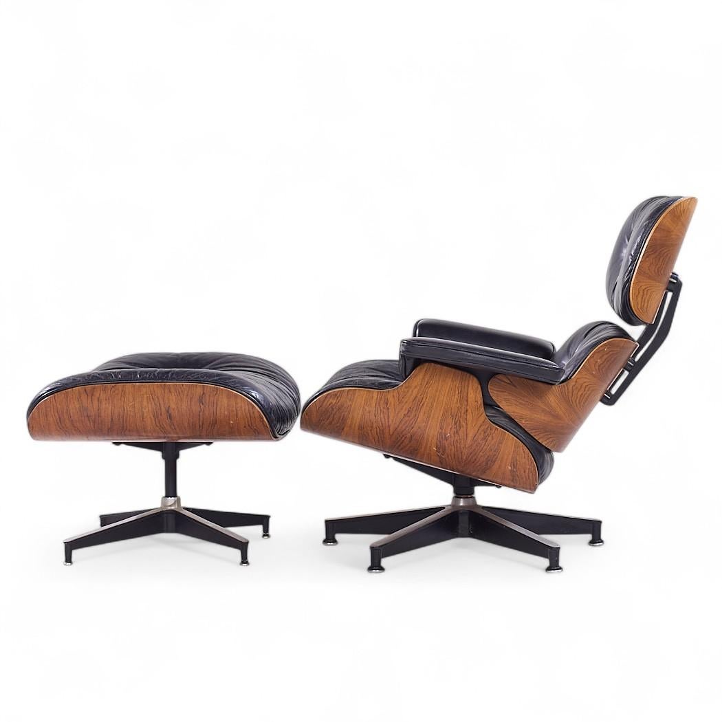 Charles und Ray Eames für Herman Miller Palisander Lounge Chair und Ottoman (amerikanisch) im Angebot