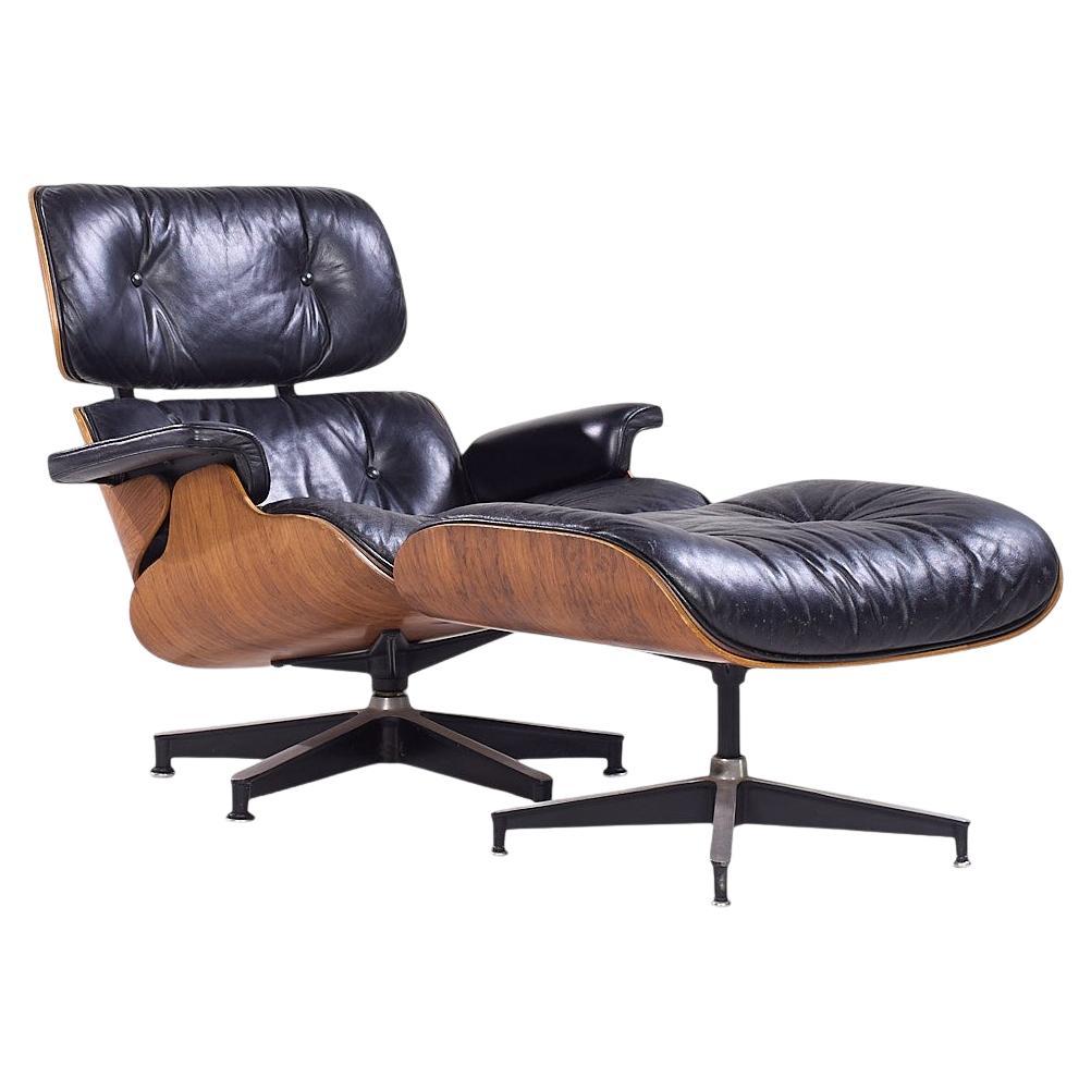 Charles und Ray Eames für Herman Miller Palisander Lounge Chair und Ottoman im Angebot