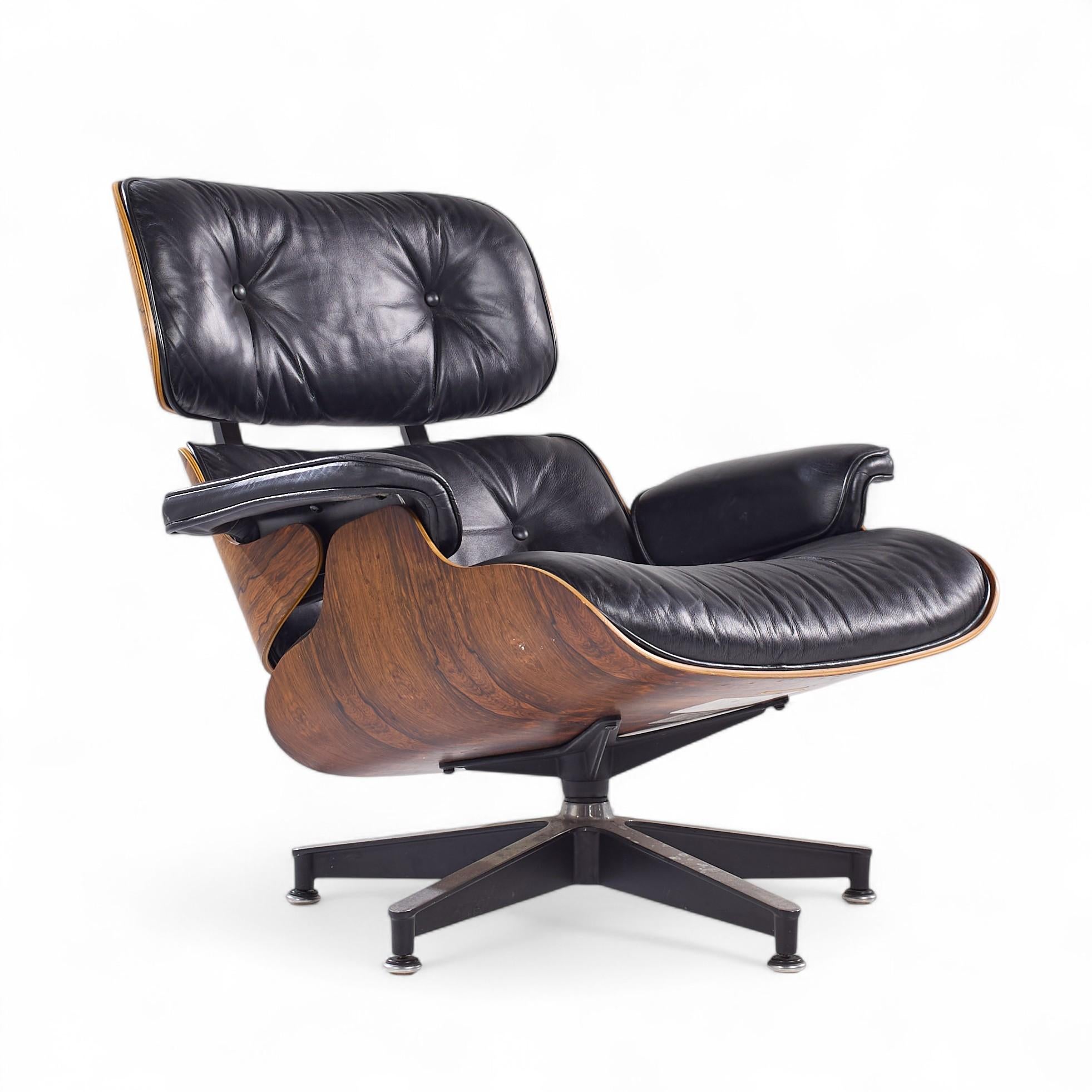 Charles and Ray Eames for Herman Miller Rosewood Lounge Chair with Ottoman (Chaise longue en bois de rose avec ottoman) en vente 1