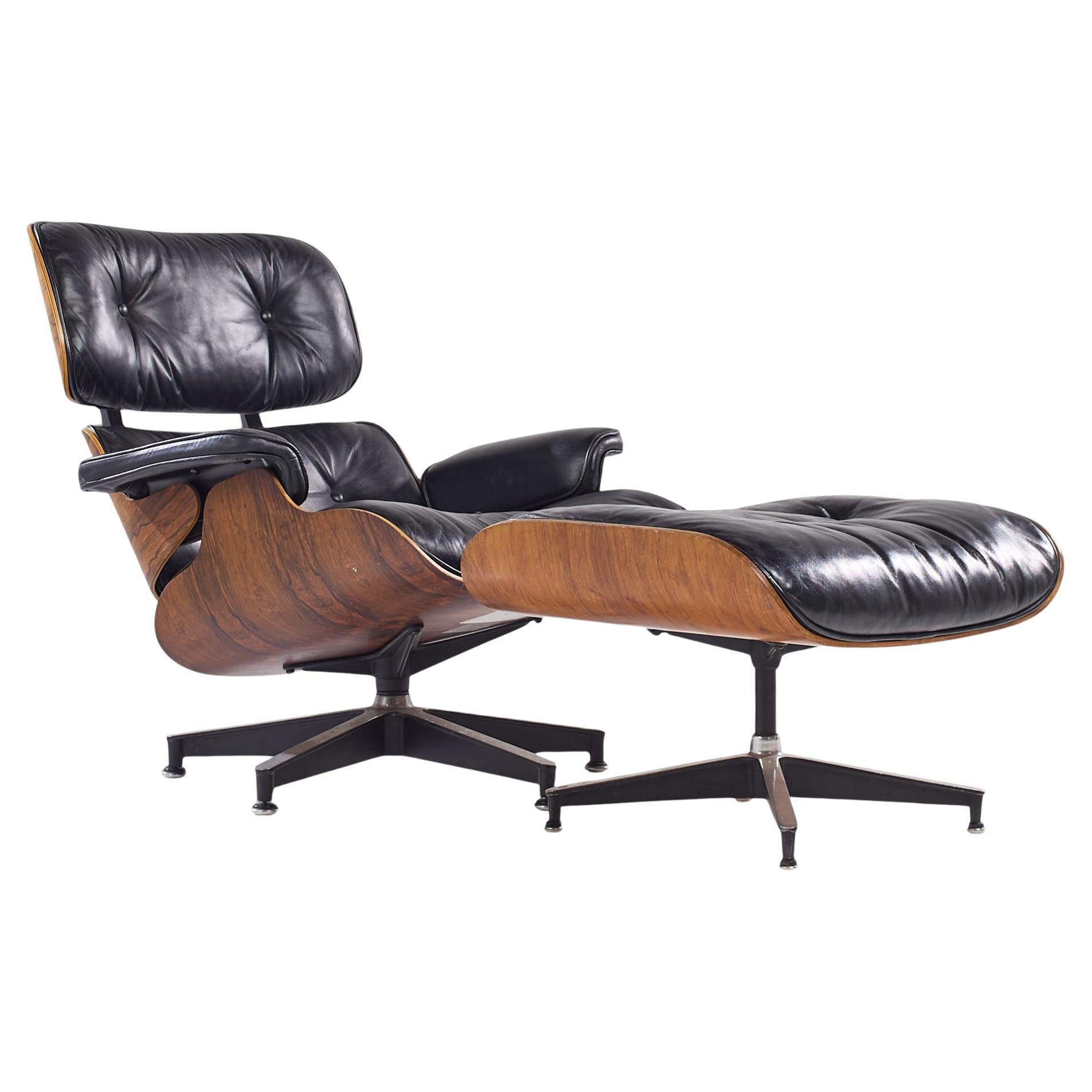 Charles and Ray Eames for Herman Miller Rosewood Lounge Chair with Ottoman (Chaise longue en bois de rose avec ottoman) en vente