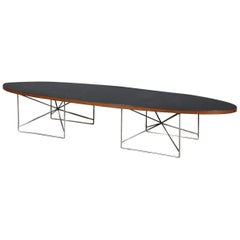 Charles et Ray Eames pour Herman Miller:: Table Surfboard ETR:: années 1950