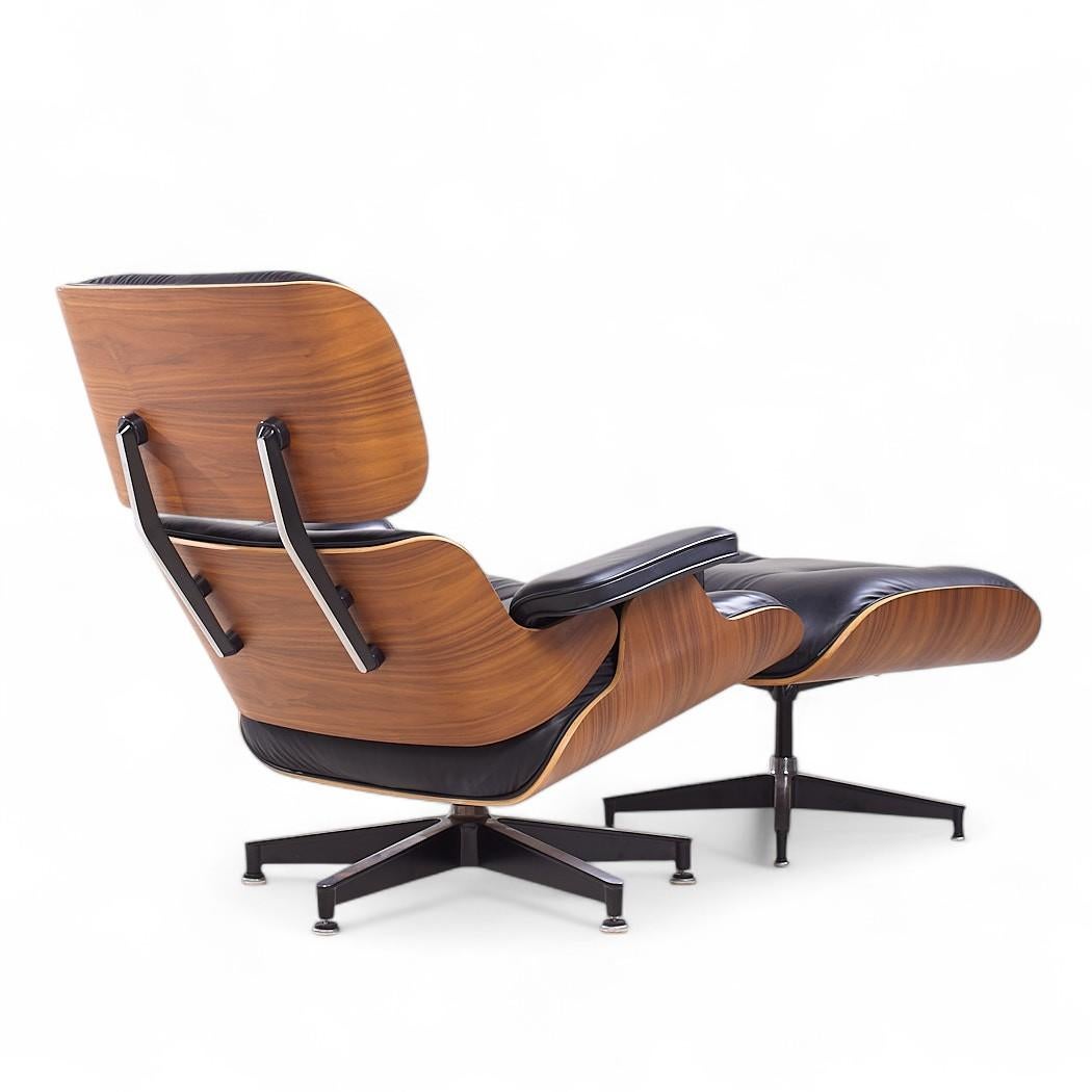 Upholstery Charles and Ray Eames for Herman Miller Walnut Eames Lounge Chair with Ottoman For Sale