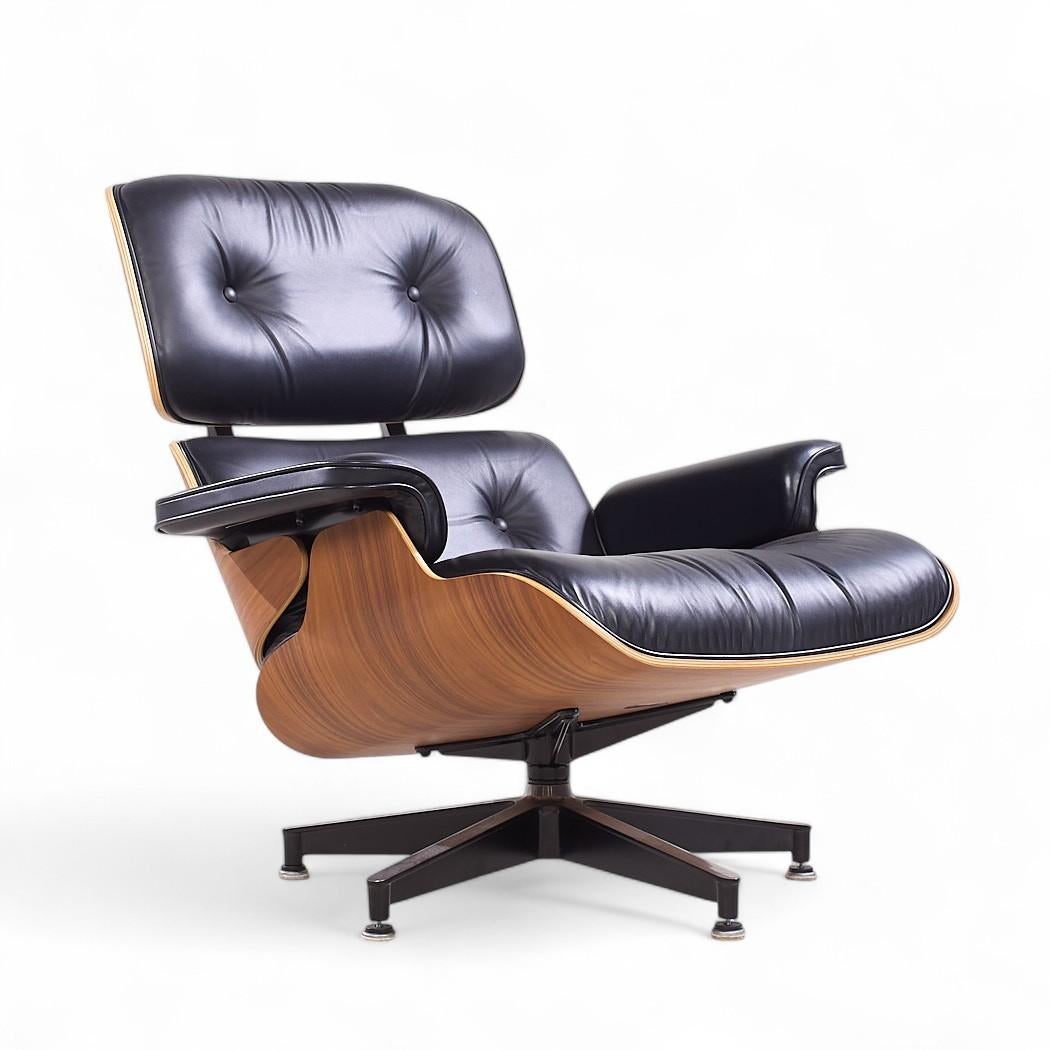Charles and Ray Eames for Herman Miller Walnut Eames Lounge Chair with Ottoman For Sale 2