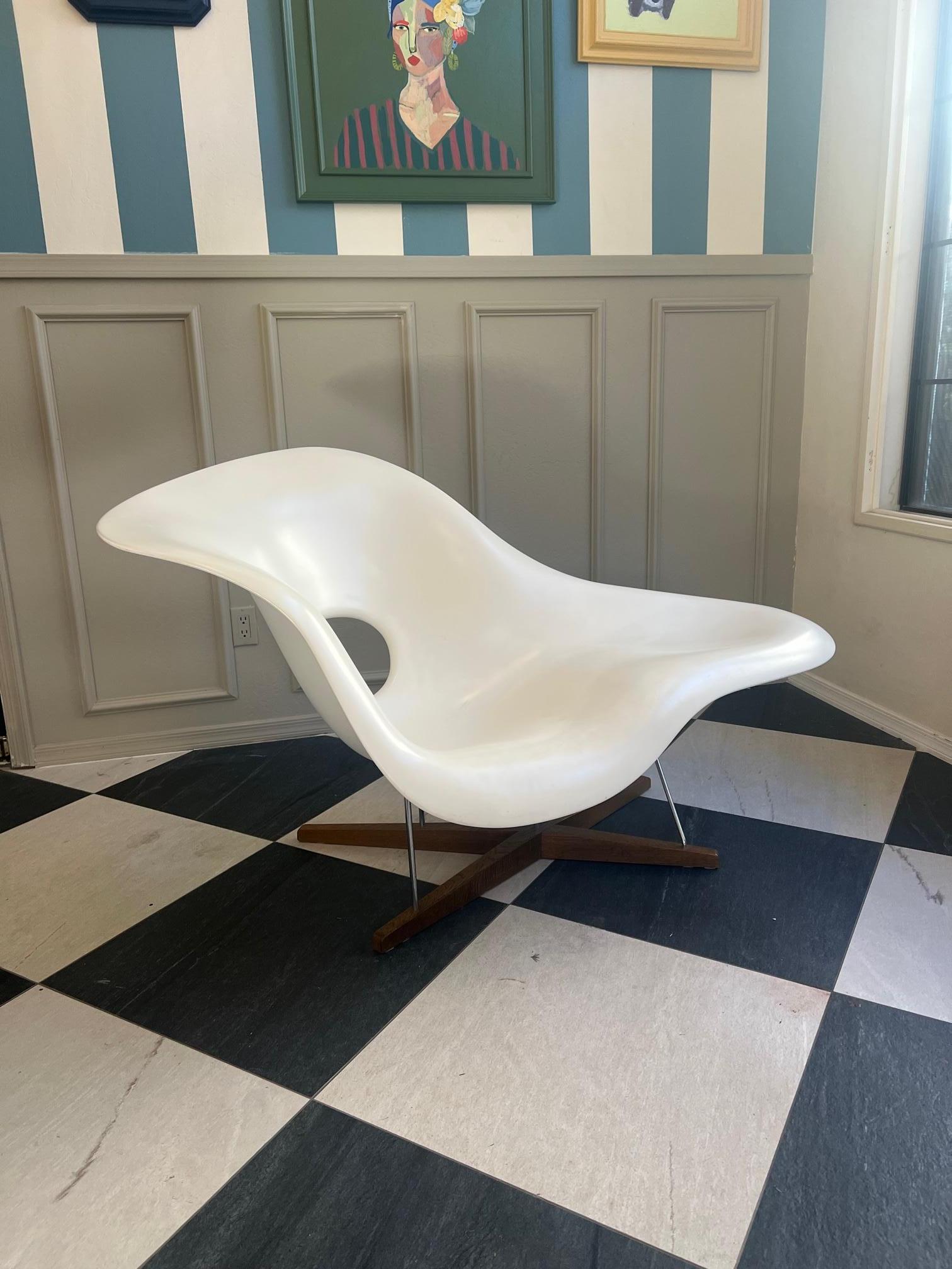 charles and ray eames la chaise lounge chair for vitra mid century