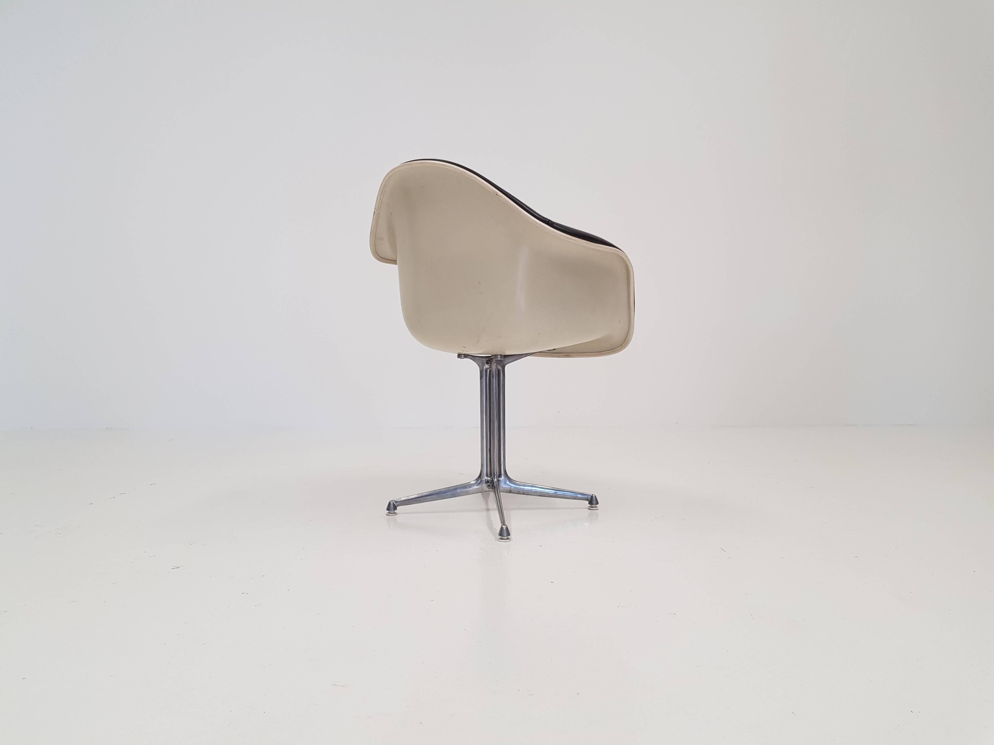 Charles and Ray Eames 'La Fonda' Chair for Herman Miller In Good Condition In London Road, Baldock, Hertfordshire