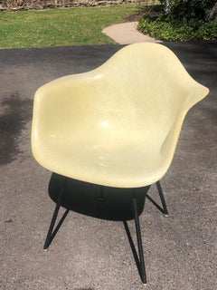 Charles and Ray Eames LAX Yellow Fiberglass Shell Chair for Herman Miller, 1949