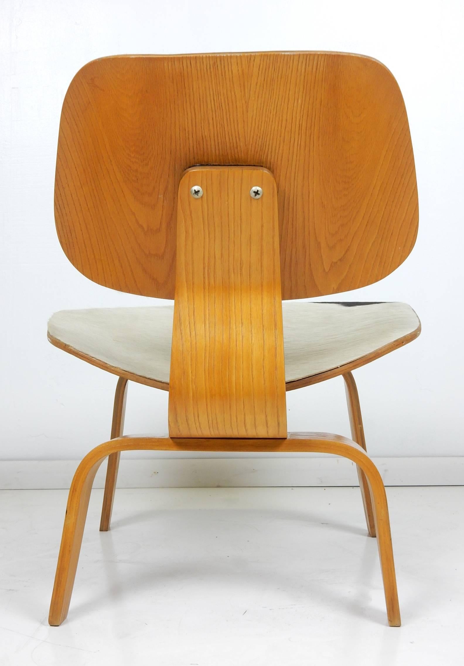 Mid-20th Century Charles and Ray Eames LCW Chair in Slunkskin by Evans Products for Herman Miller