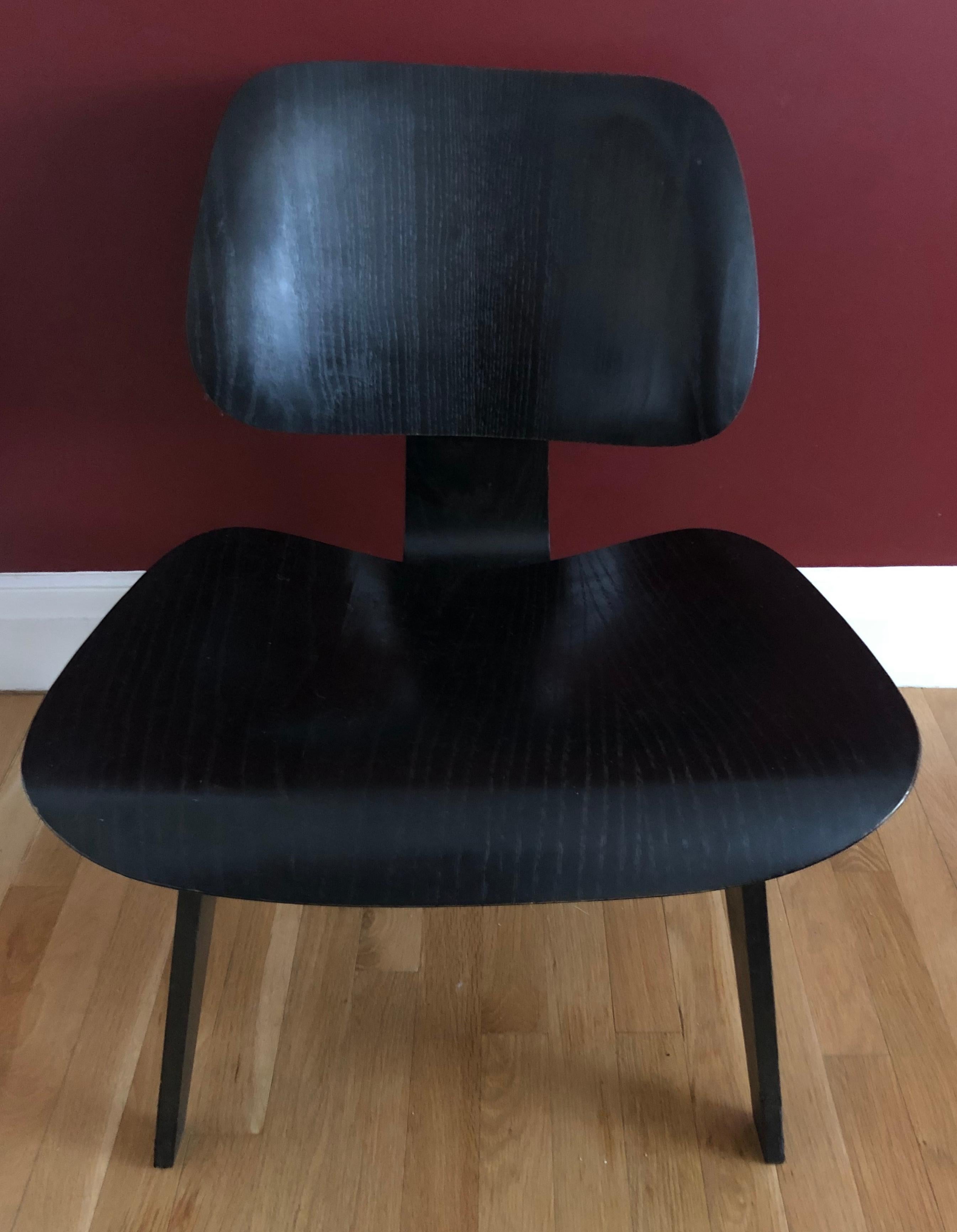 Mid-Century Modern Charles and Ray Eames, LCW Lounge Chair, circa 1960 For Sale