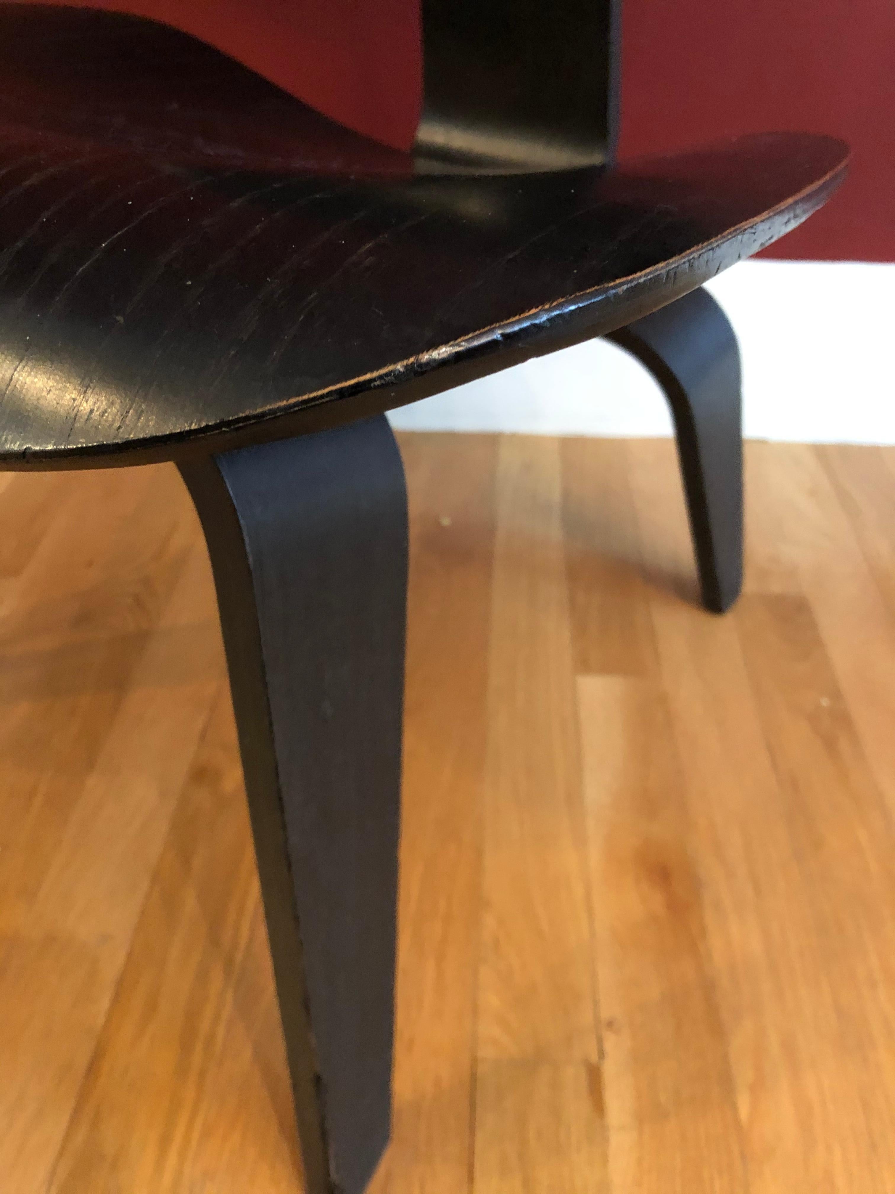 Mid-20th Century Charles and Ray Eames, LCW Lounge Chair, circa 1960 For Sale