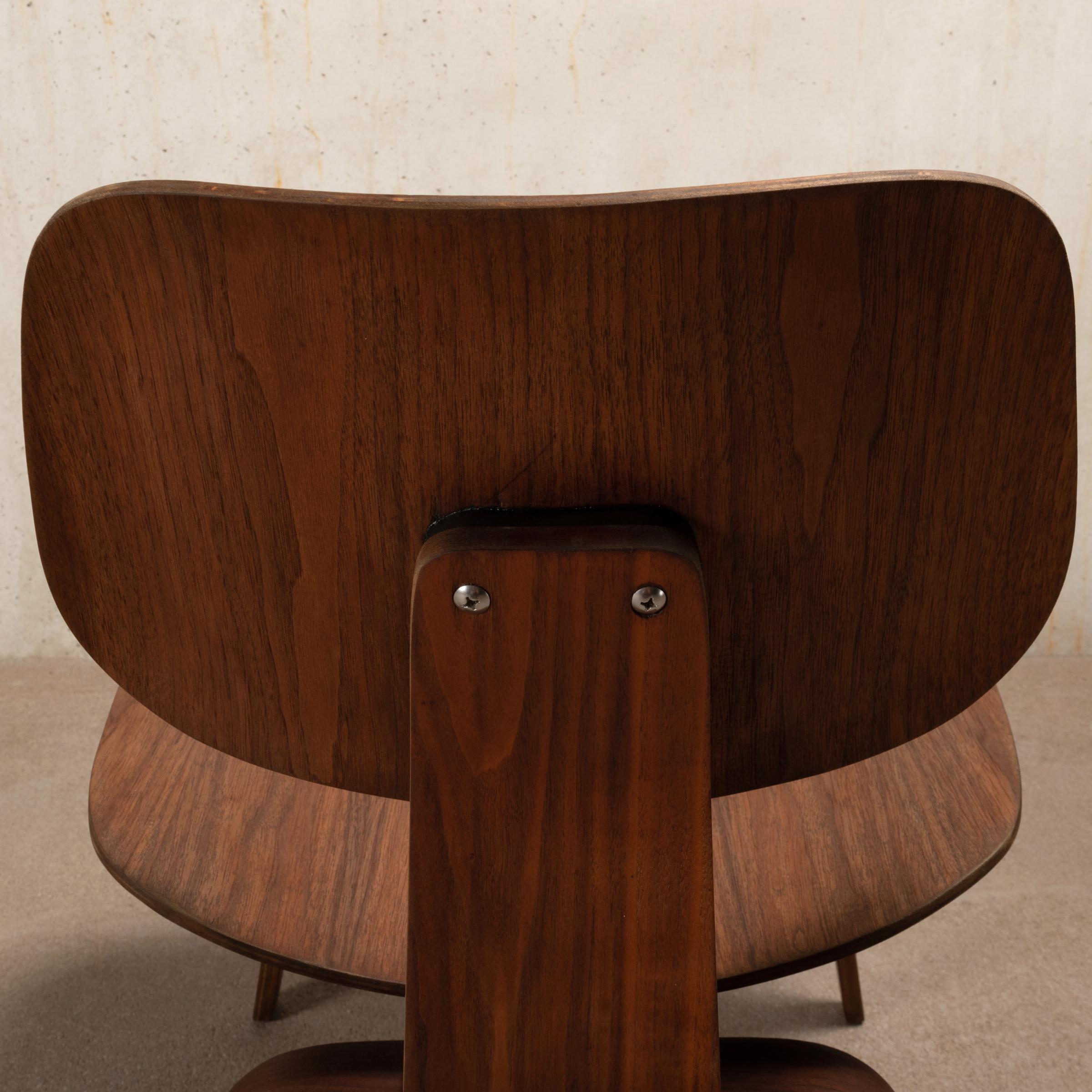 Charles and Ray Eames LCW Walnut Lounge Chair for Evans Products, 1950 10