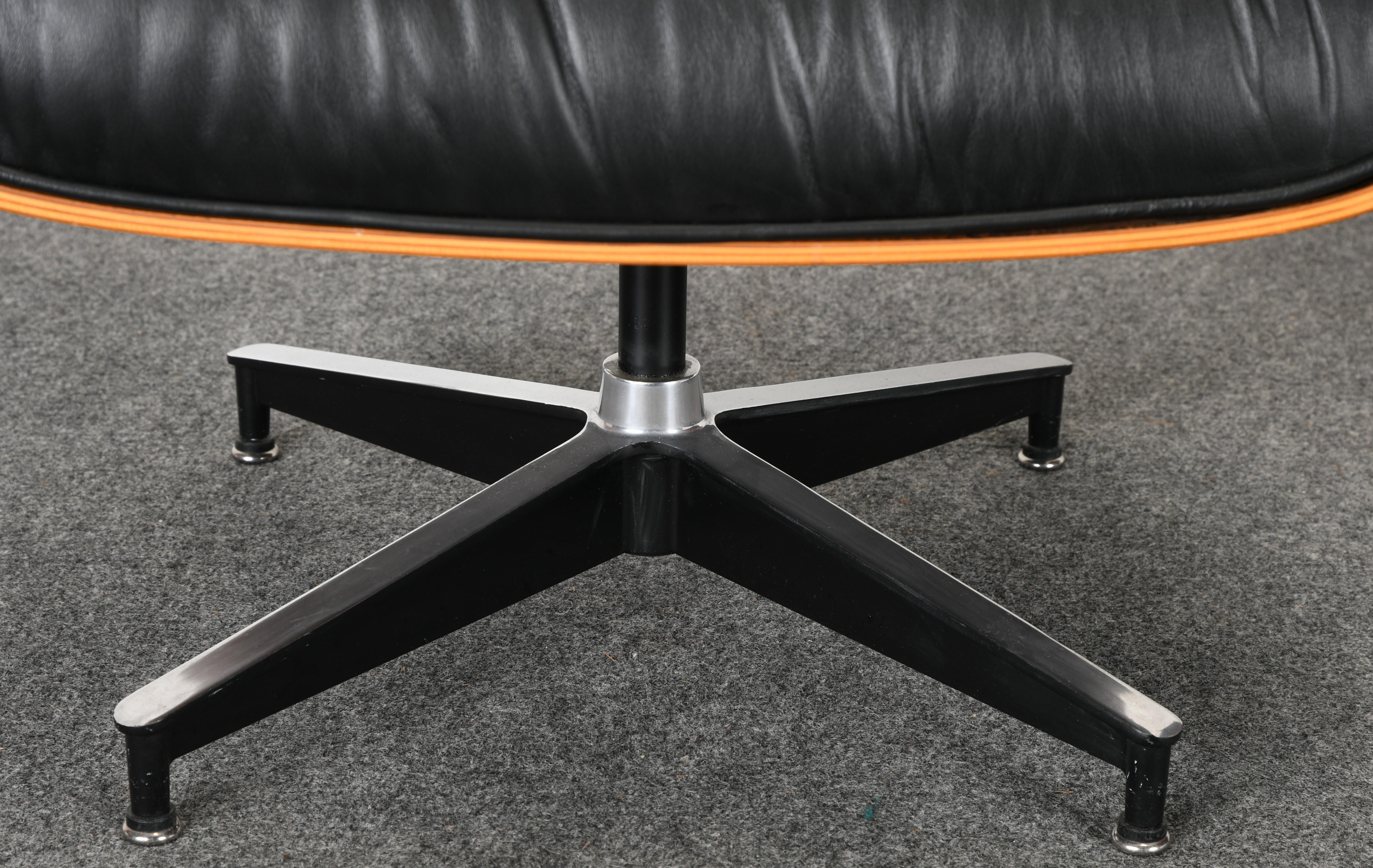 Charles and Ray Eames Lounge Chair and Ottoman, 1971-1974 3